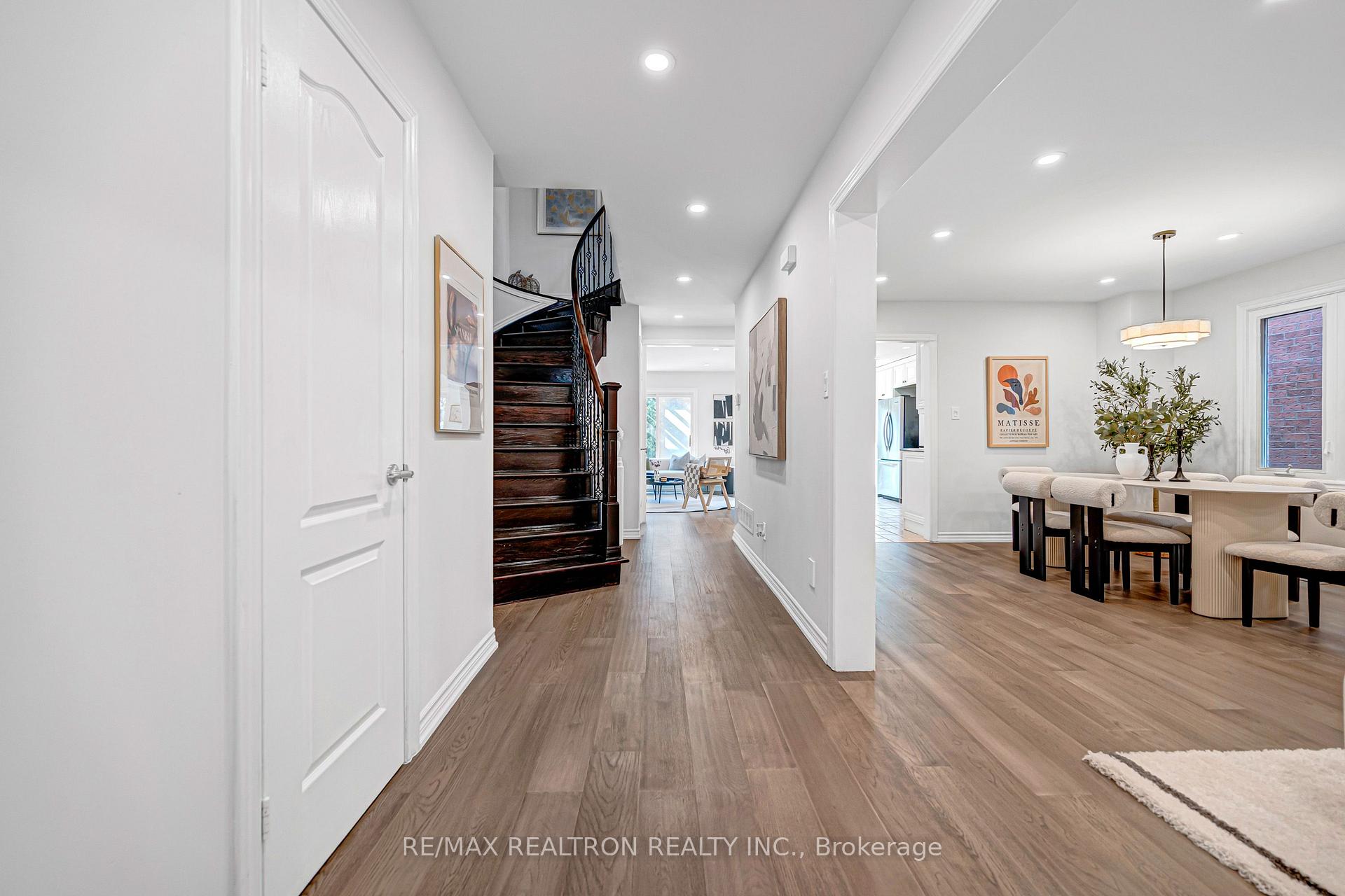 Photo 8 of 120 Brookmill Drive, Vaughan, Brownridge — HOMEH