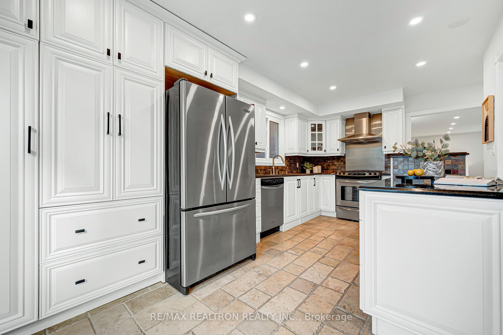 Photo 22 of 120 Brookmill Drive, Vaughan, Brownridge — HOMEH