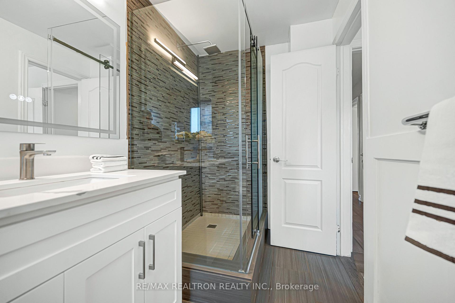 Photo 38 of 120 Brookmill Drive, Vaughan, Brownridge — HOMEH