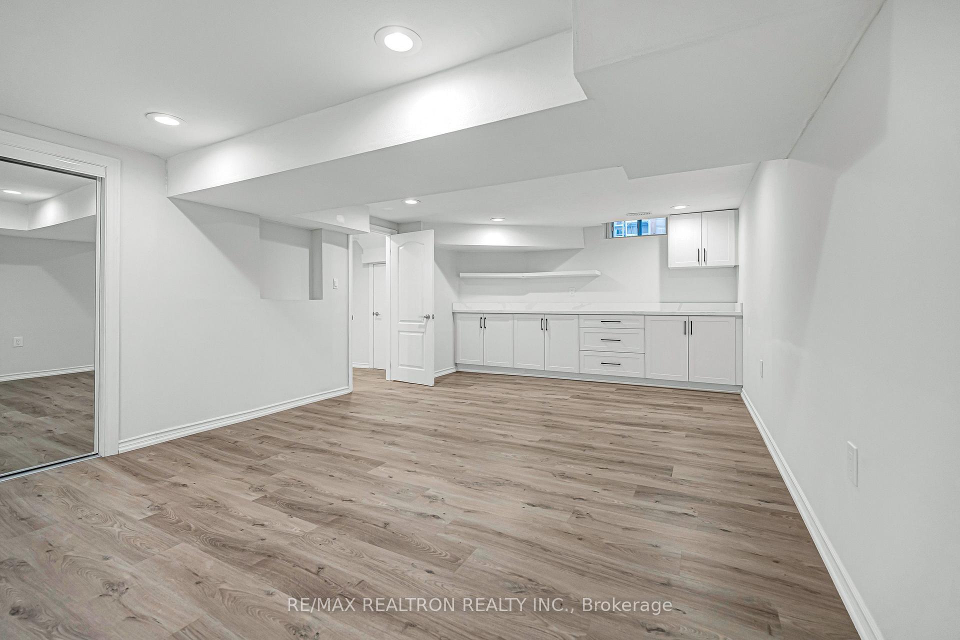Photo 39 of 120 Brookmill Drive, Vaughan, Brownridge — HOMEH
