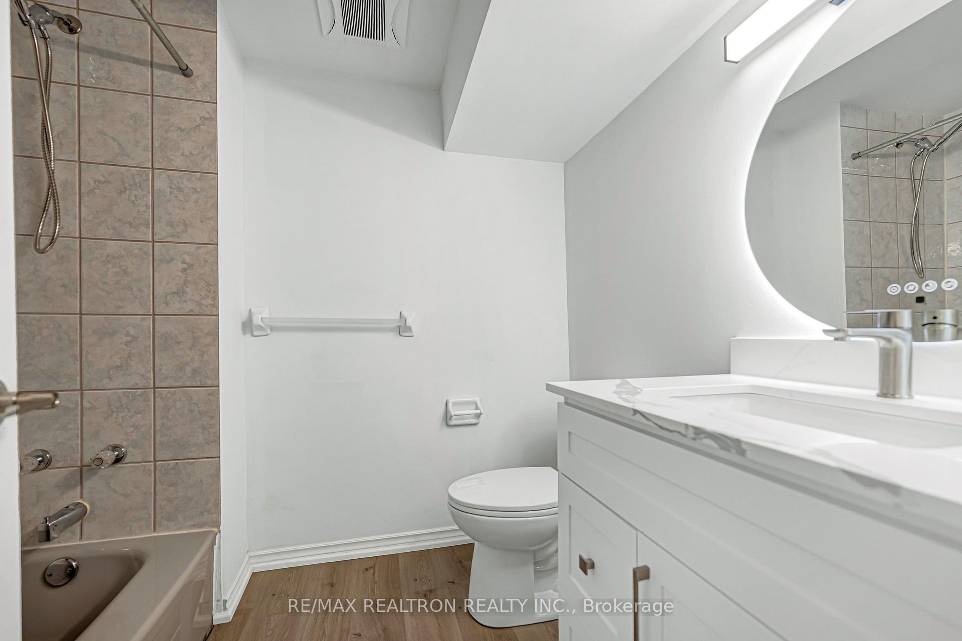 Photo 41 of 120 Brookmill Drive, Vaughan, Brownridge — HOMEH