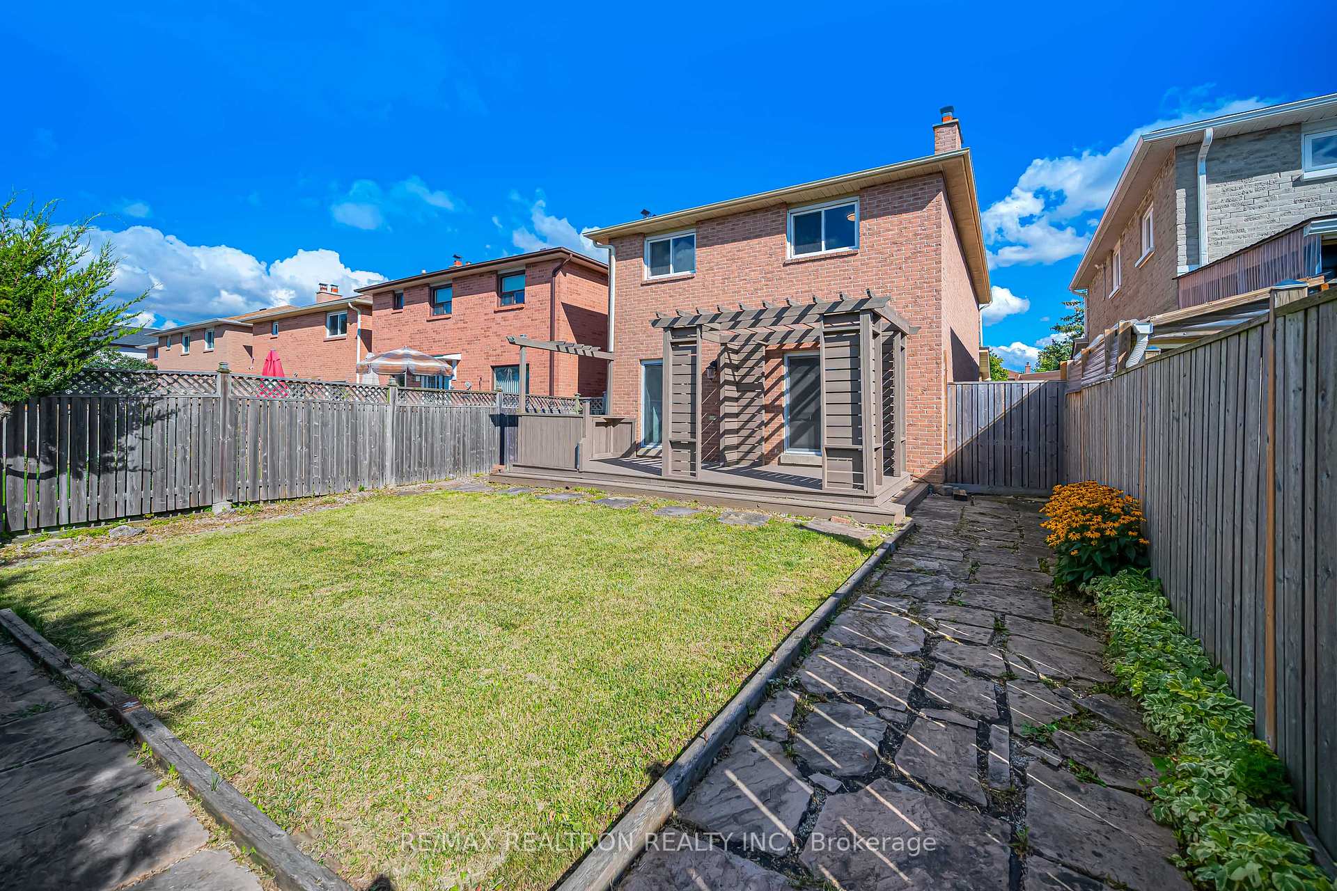 Photo 48 of 120 Brookmill Drive, Vaughan, Brownridge — HOMEH