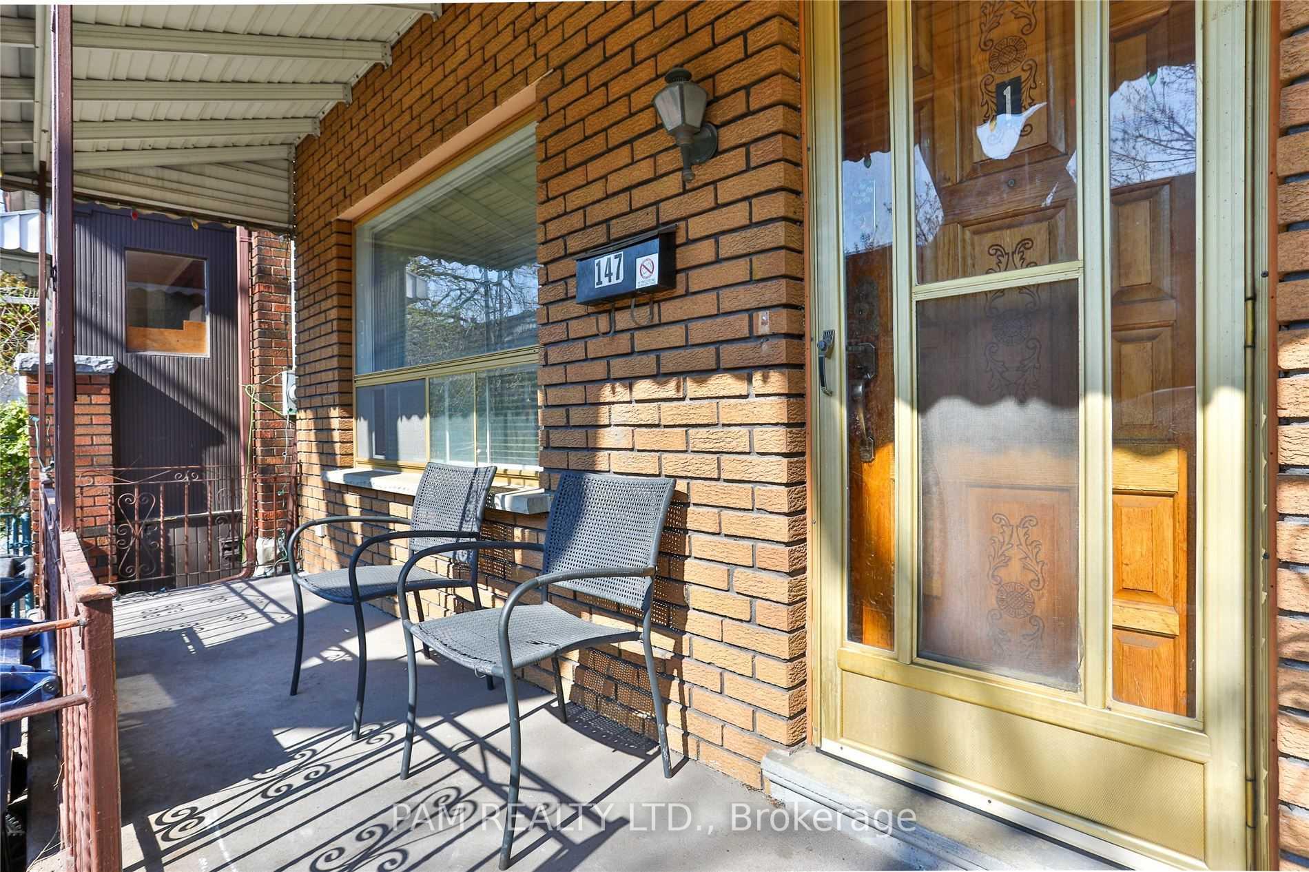 Photo 8 of 147 Euclid Avenue, Toronto, Trinity-Bellwoods — HOMEH