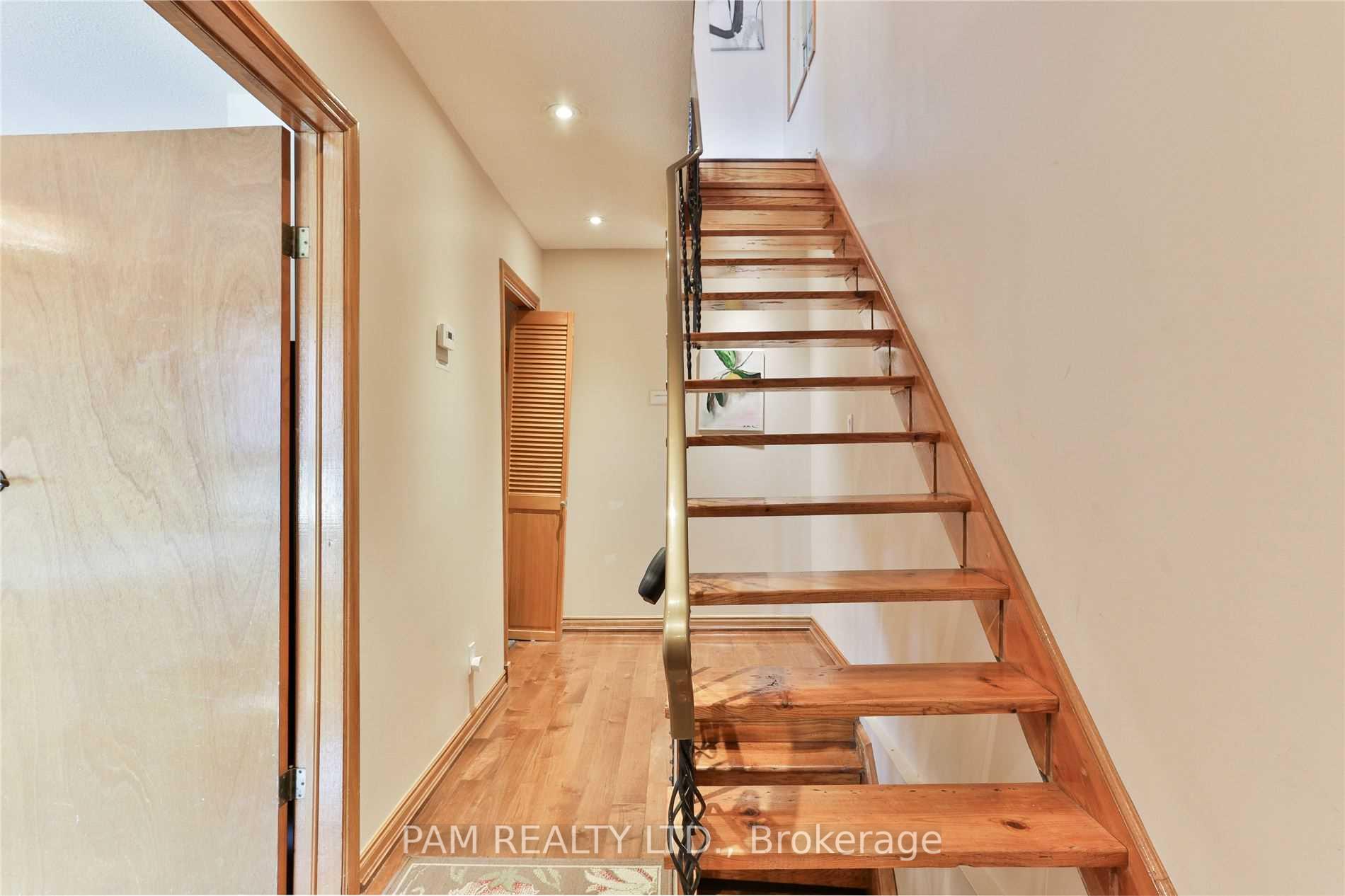 Photo 9 of 147 Euclid Avenue, Toronto, Trinity-Bellwoods — HOMEH
