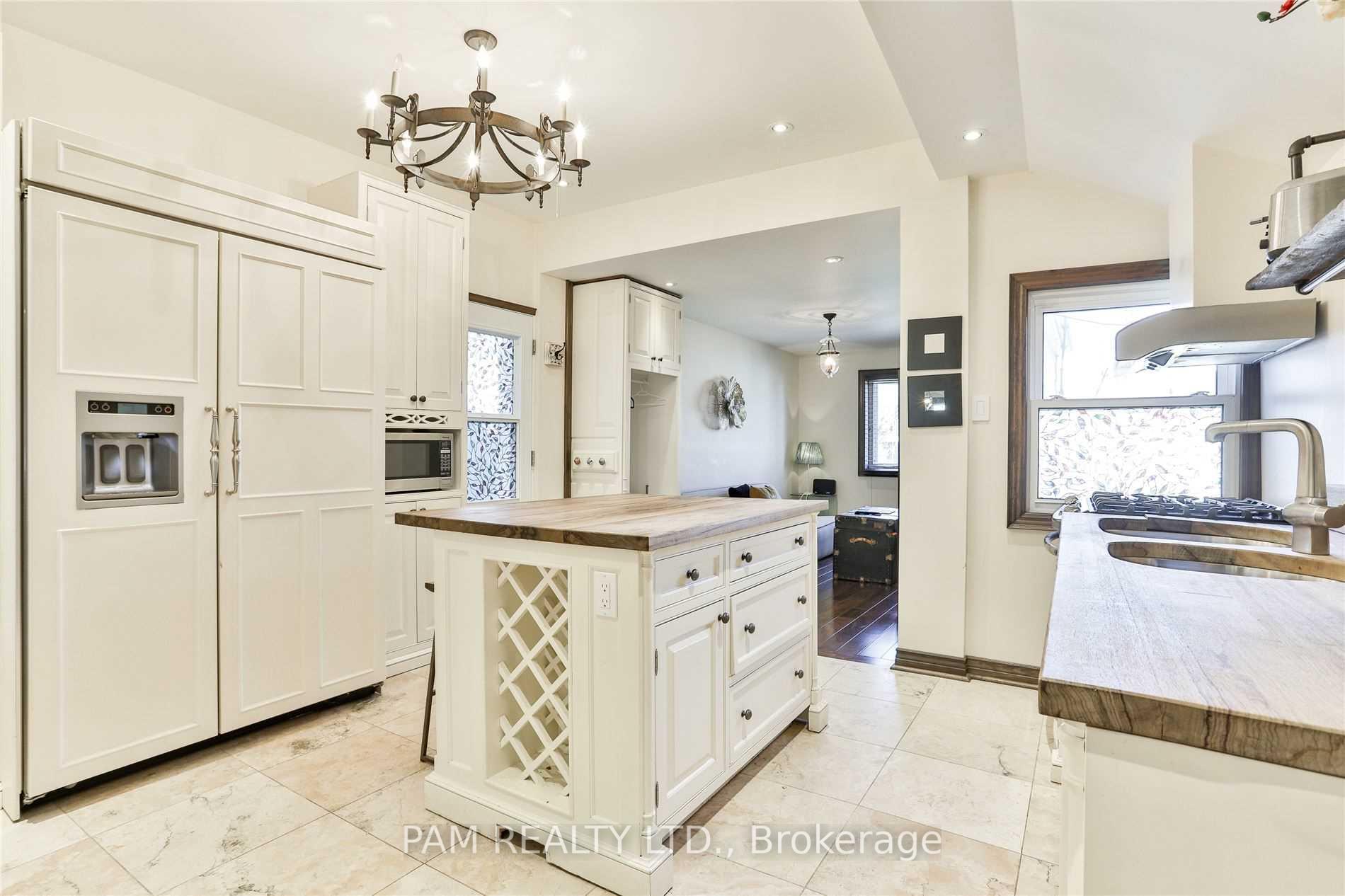 Photo 16 of 147 Euclid Avenue, Toronto, Trinity-Bellwoods — HOMEH