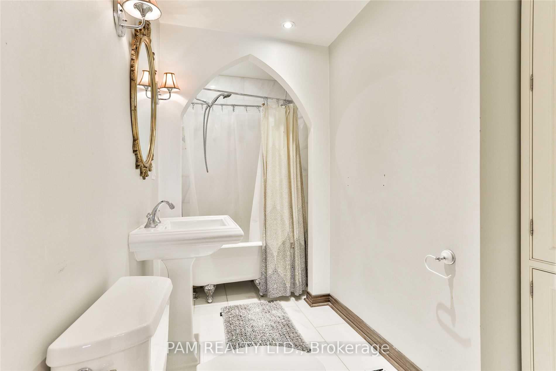 Photo 19 of 147 Euclid Avenue, Toronto, Trinity-Bellwoods — HOMEH