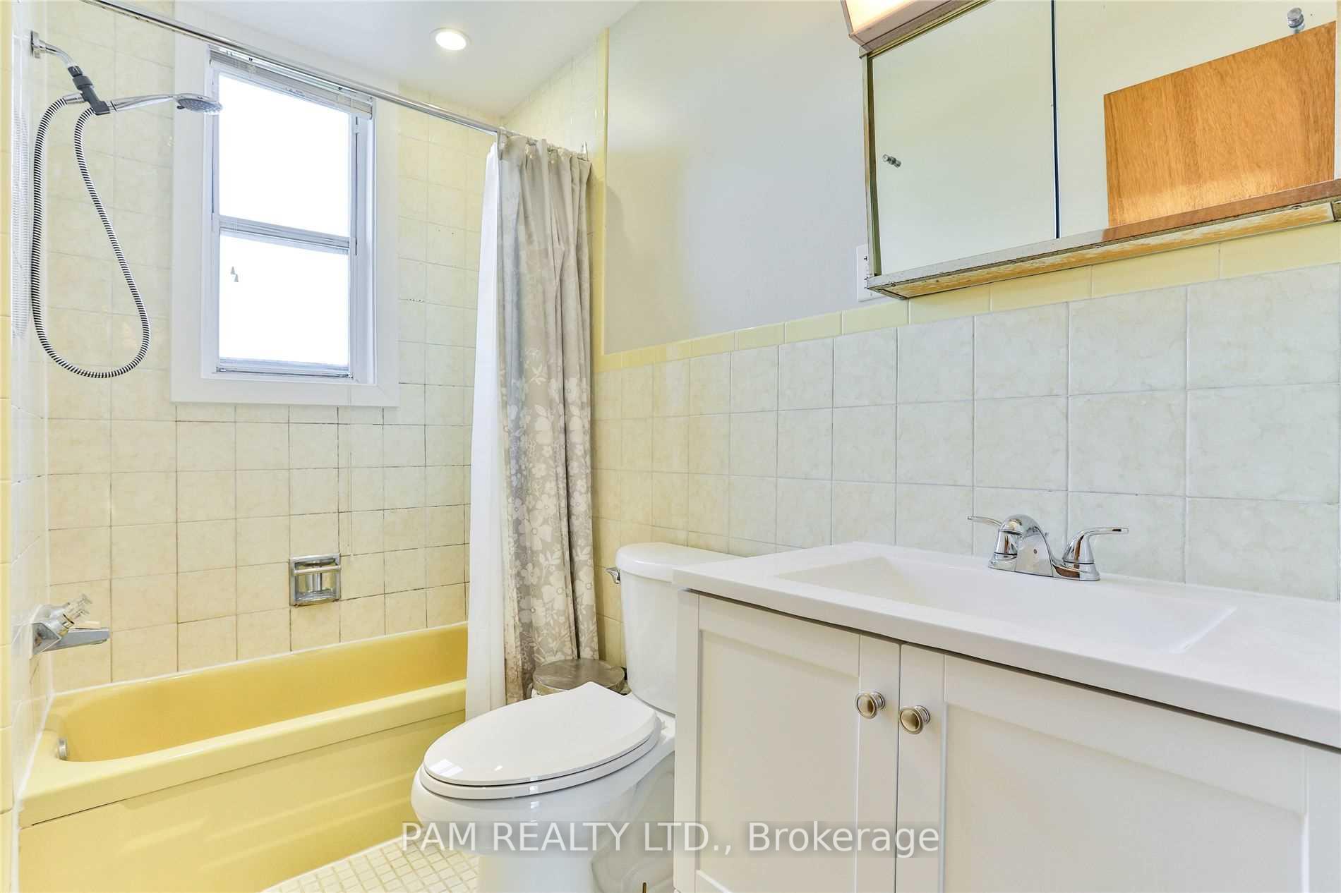 Photo 24 of 147 Euclid Avenue, Toronto, Trinity-Bellwoods — HOMEH