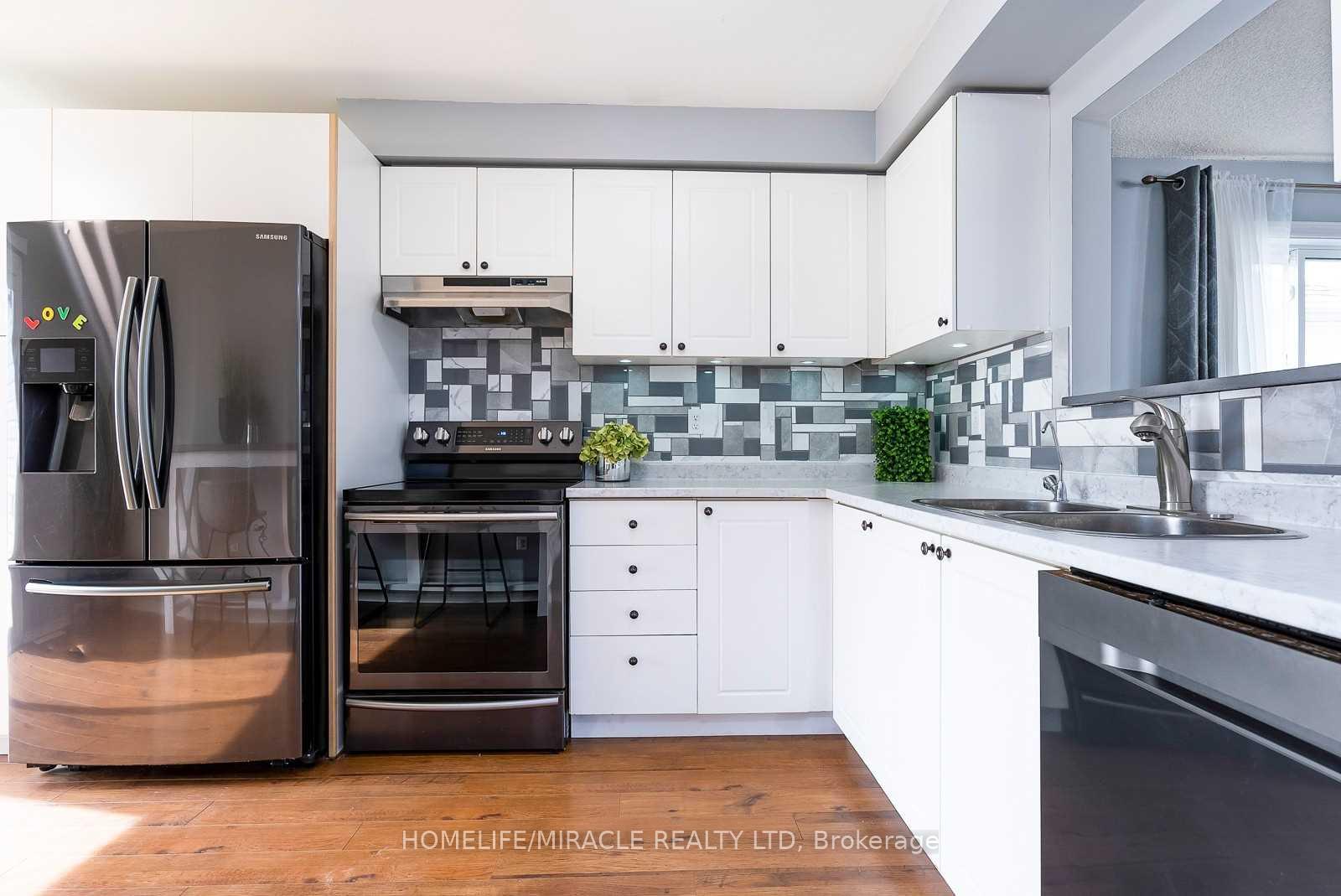 Photo 11 of 214 Dyer Drive, Wasaga Beach — HOMEH