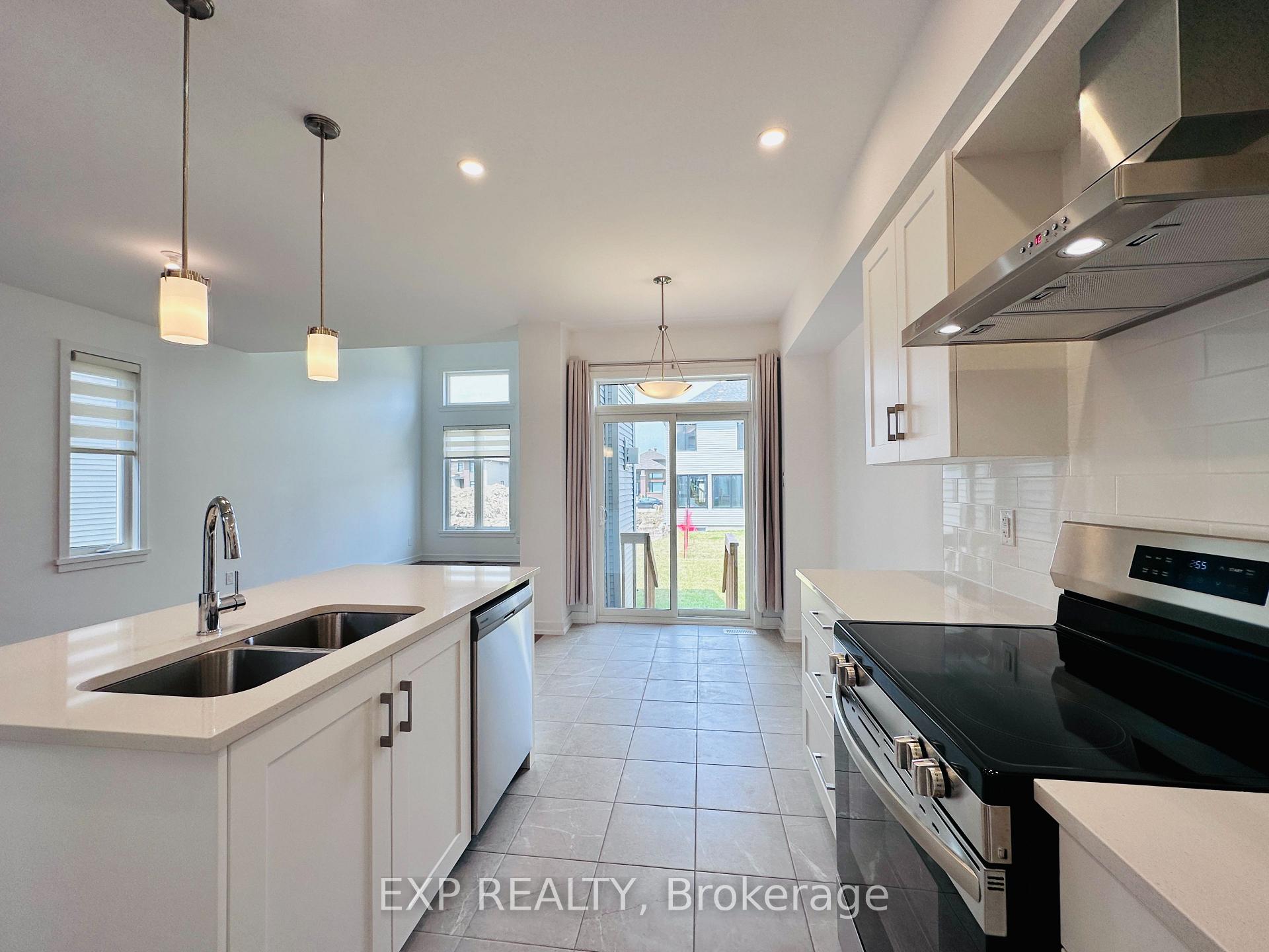 Photo 5 of 1010 Acoustic Way, Ottawa, Riverside South/Gloucester Glen — HOMEH