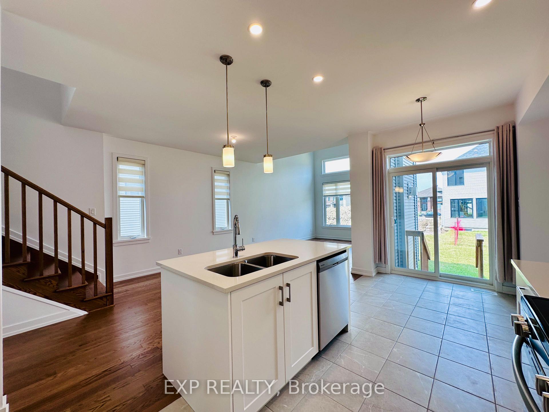 Photo 6 of 1010 Acoustic Way, Ottawa, Riverside South/Gloucester Glen — HOMEH
