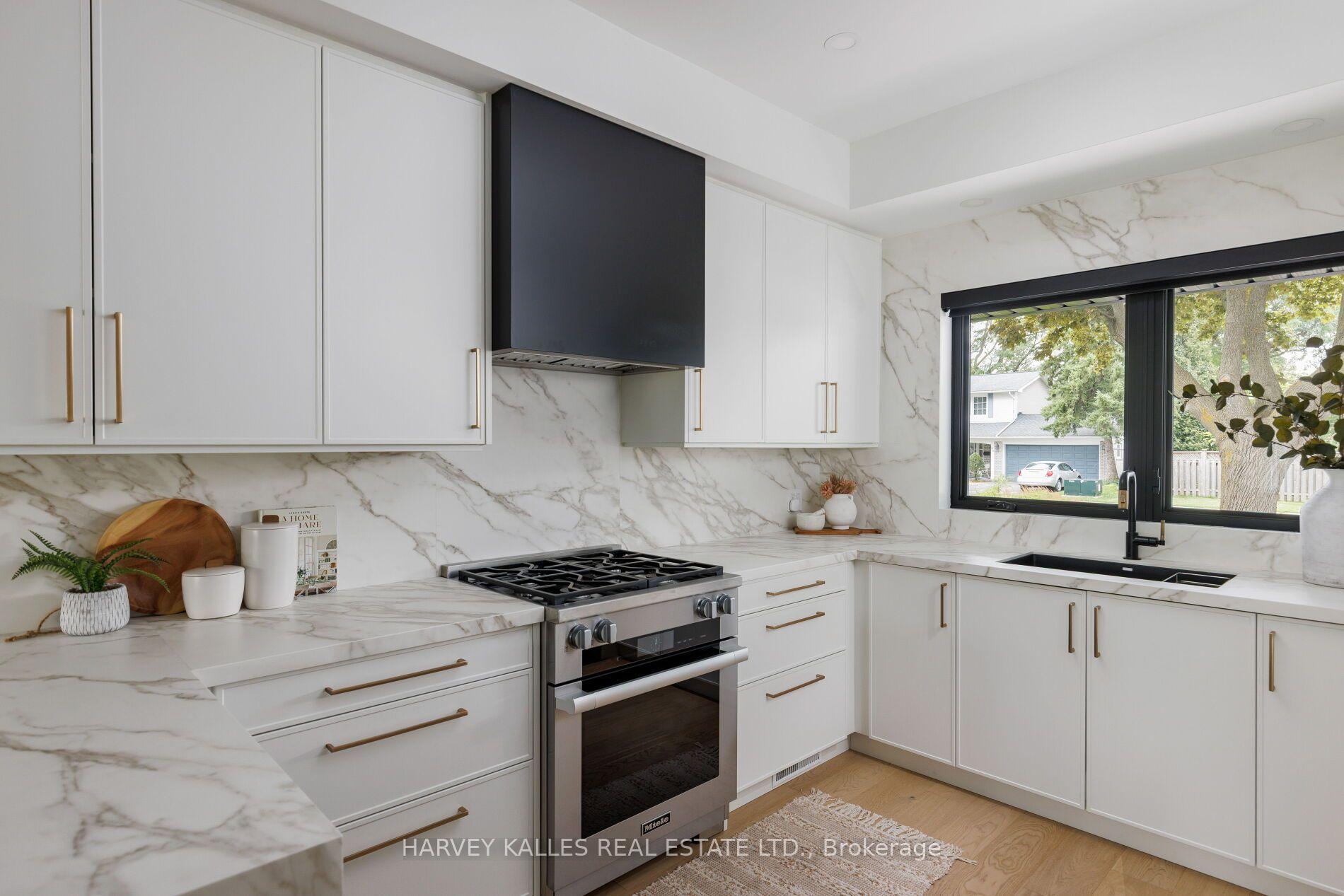 Photo 22 of 75 Markland Drive, Etobicoke, Markland Wood — HOMEH