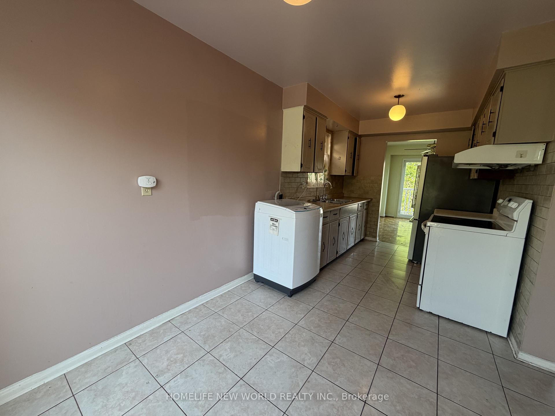 Photo 9 of 43 Bushmills Square, Scarborough, Agincourt North — HOMEH