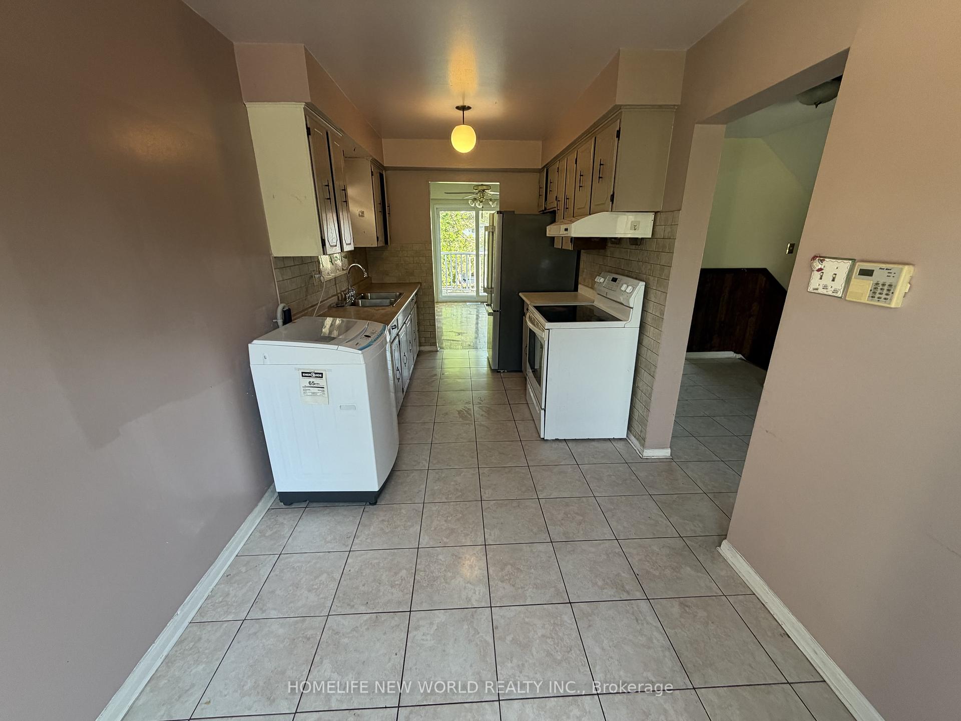Photo 10 of 43 Bushmills Square, Scarborough, Agincourt North — HOMEH