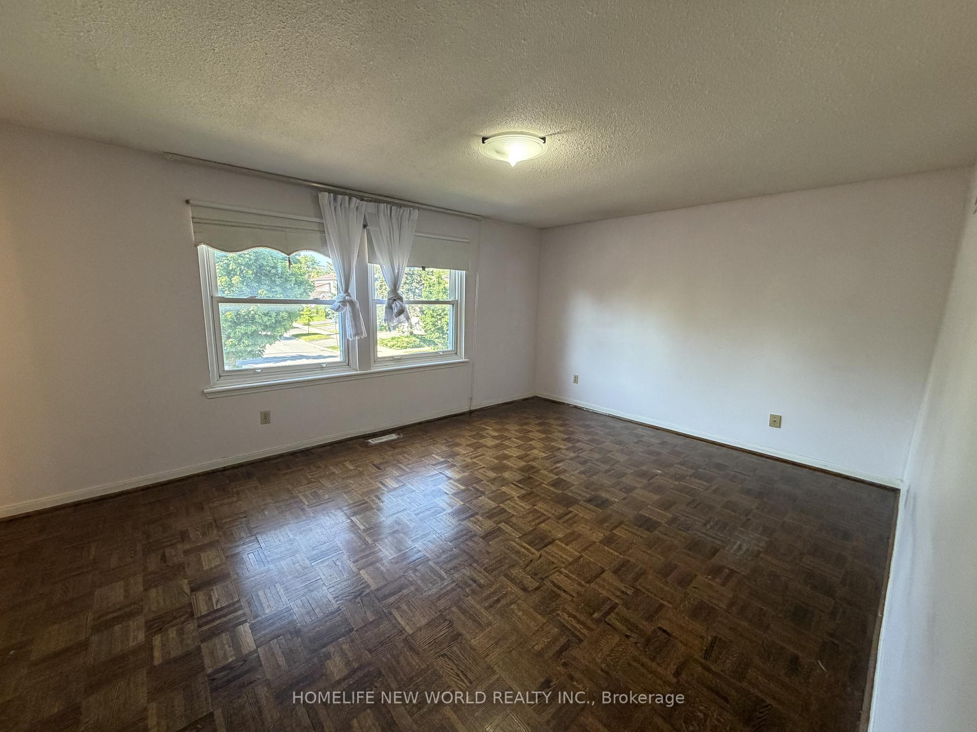 Photo 14 of 43 Bushmills Square, Scarborough, Agincourt North — HOMEH