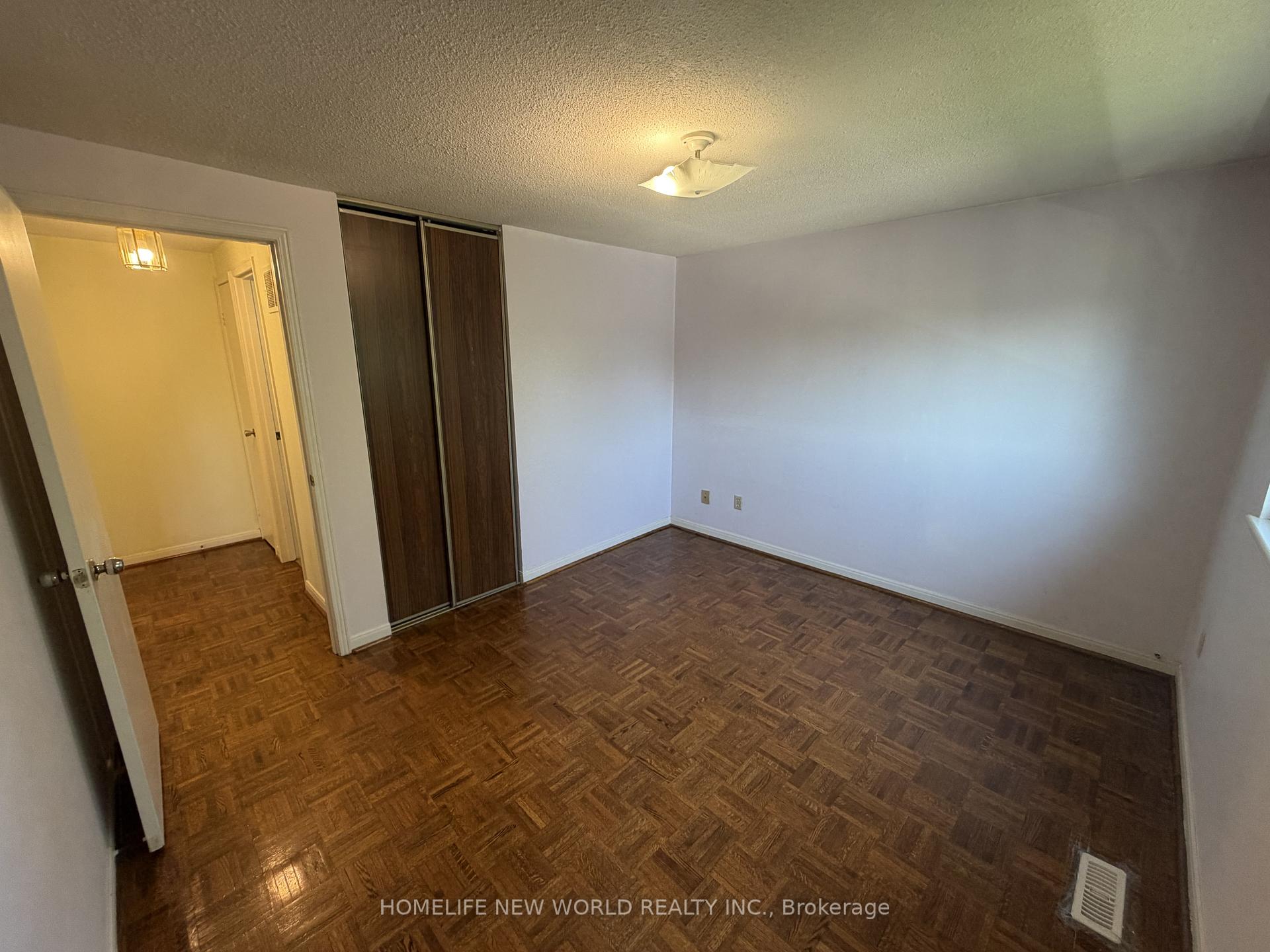 Photo 20 of 43 Bushmills Square, Scarborough, Agincourt North — HOMEH