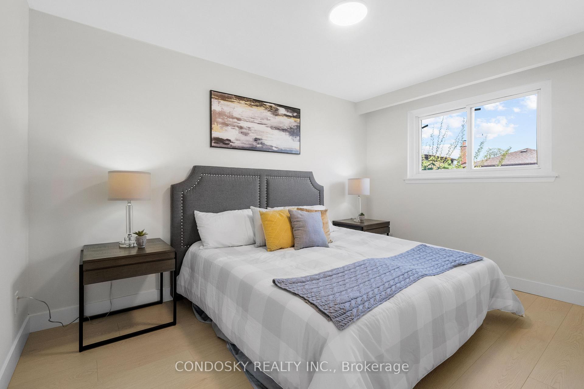 Photo 16 of 768 Annamore Road, Mississauga, Applewood — HOMEH