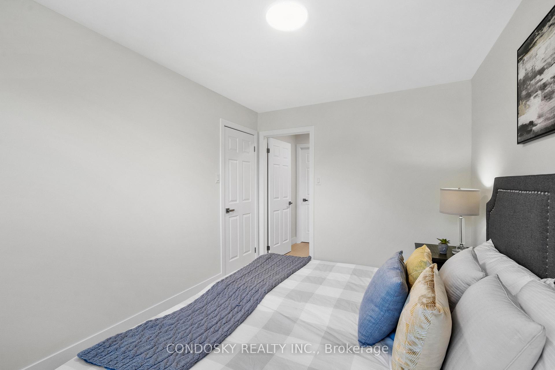 Photo 18 of 768 Annamore Road, Mississauga, Applewood — HOMEH