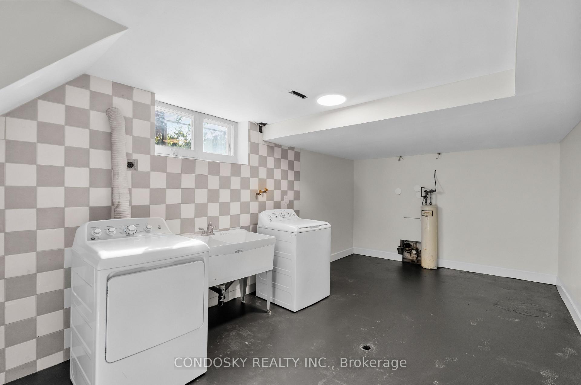 Photo 37 of 768 Annamore Road, Mississauga, Applewood — HOMEH