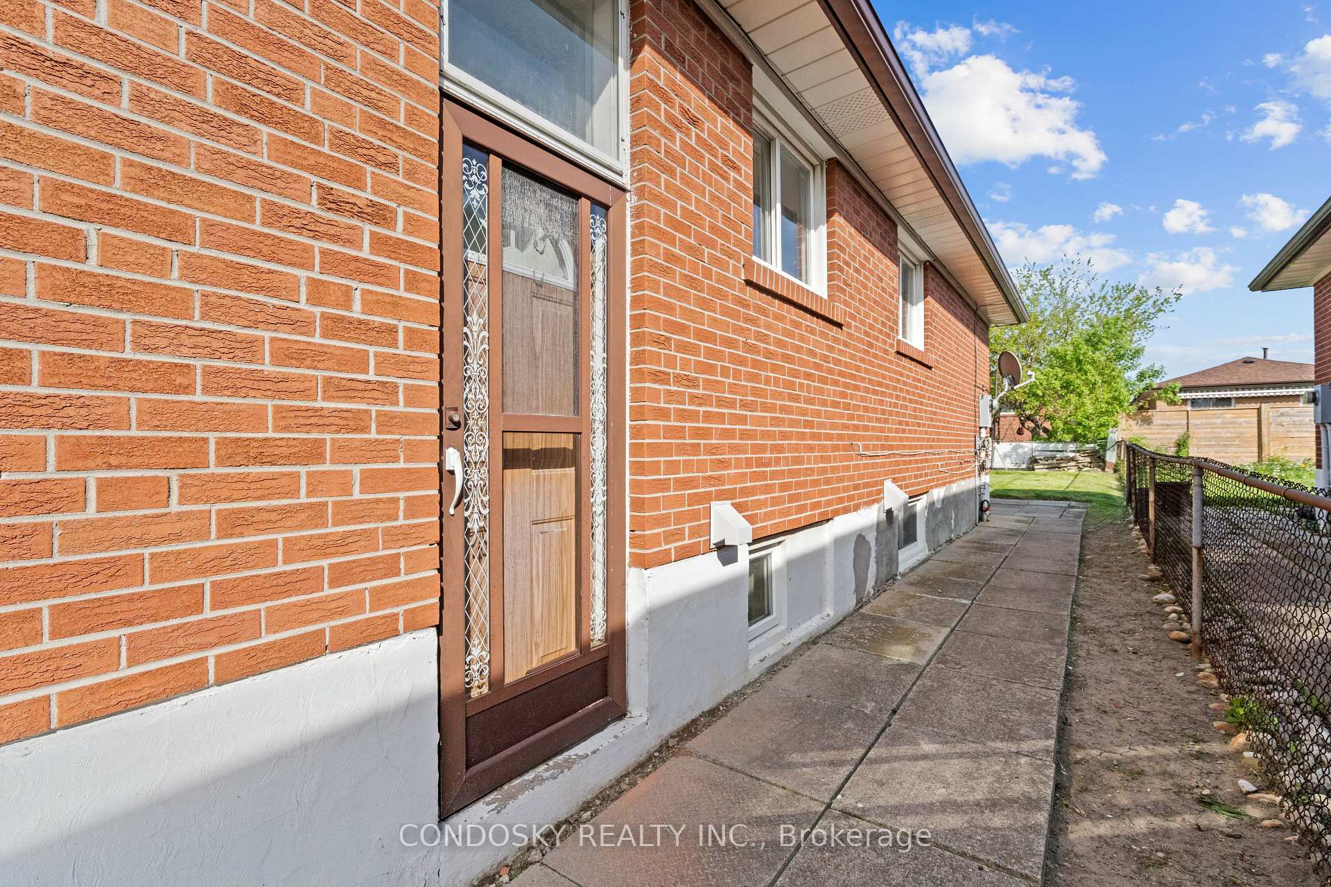 Photo 38 of 768 Annamore Road, Mississauga, Applewood — HOMEH