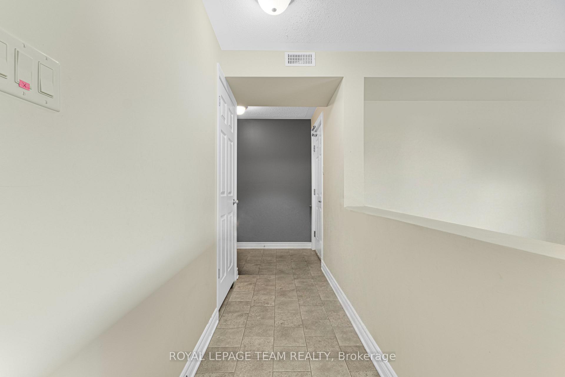 Photo 6 of Unit 6, 313 Cresthaven Drive, Ottawa, Barrhaven East — HOMEH