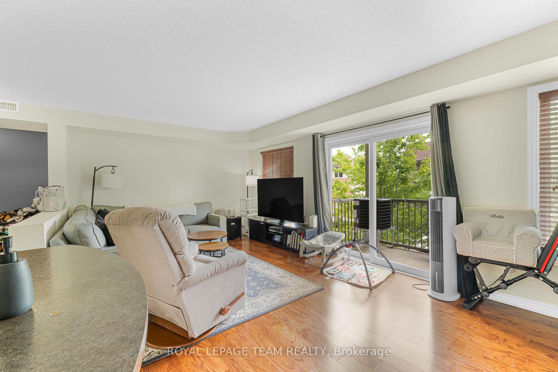 Photo 8 of Unit 6, 313 Cresthaven Drive, Ottawa, Barrhaven East — HOMEH