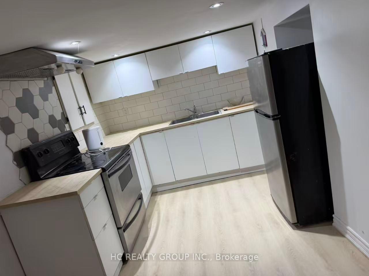 Photo 2 of Unit Lower, 25 Beechwood Avenue, Toronto, Rockcliffe-Smythe — HOMEH