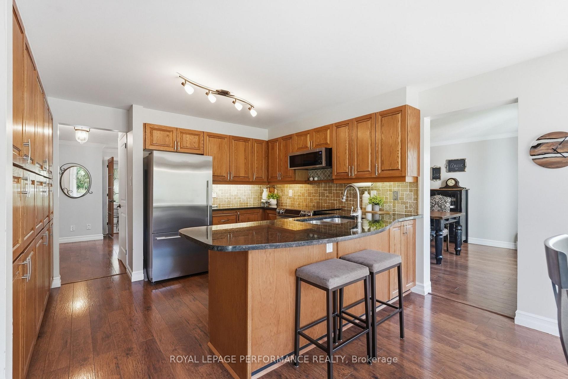Photo 16 of 14 Wellfleet Crescent, Ottawa, Barrhaven - Cedargrove/Fraserdale — HOMEH