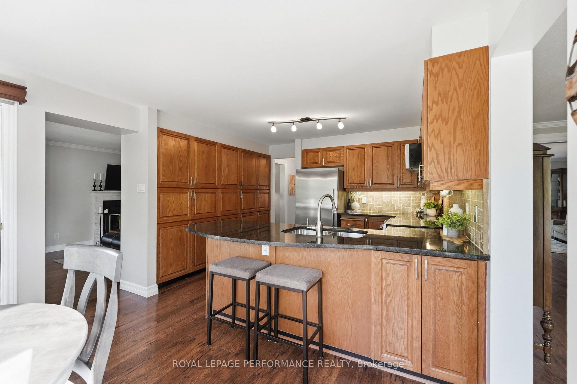 Photo 17 of 14 Wellfleet Crescent, Ottawa, Barrhaven - Cedargrove/Fraserdale — HOMEH