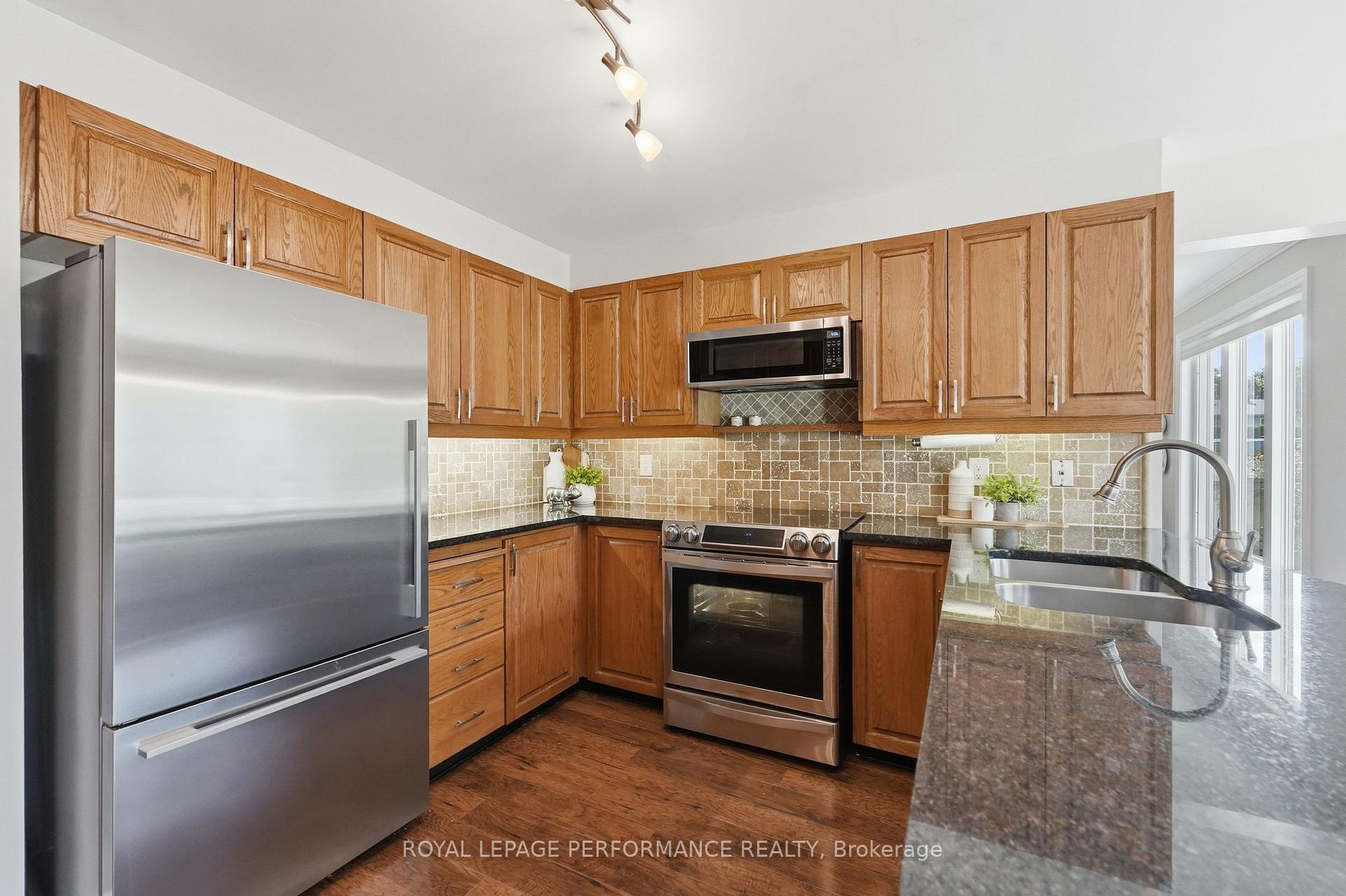 Photo 19 of 14 Wellfleet Crescent, Ottawa, Barrhaven - Cedargrove/Fraserdale — HOMEH