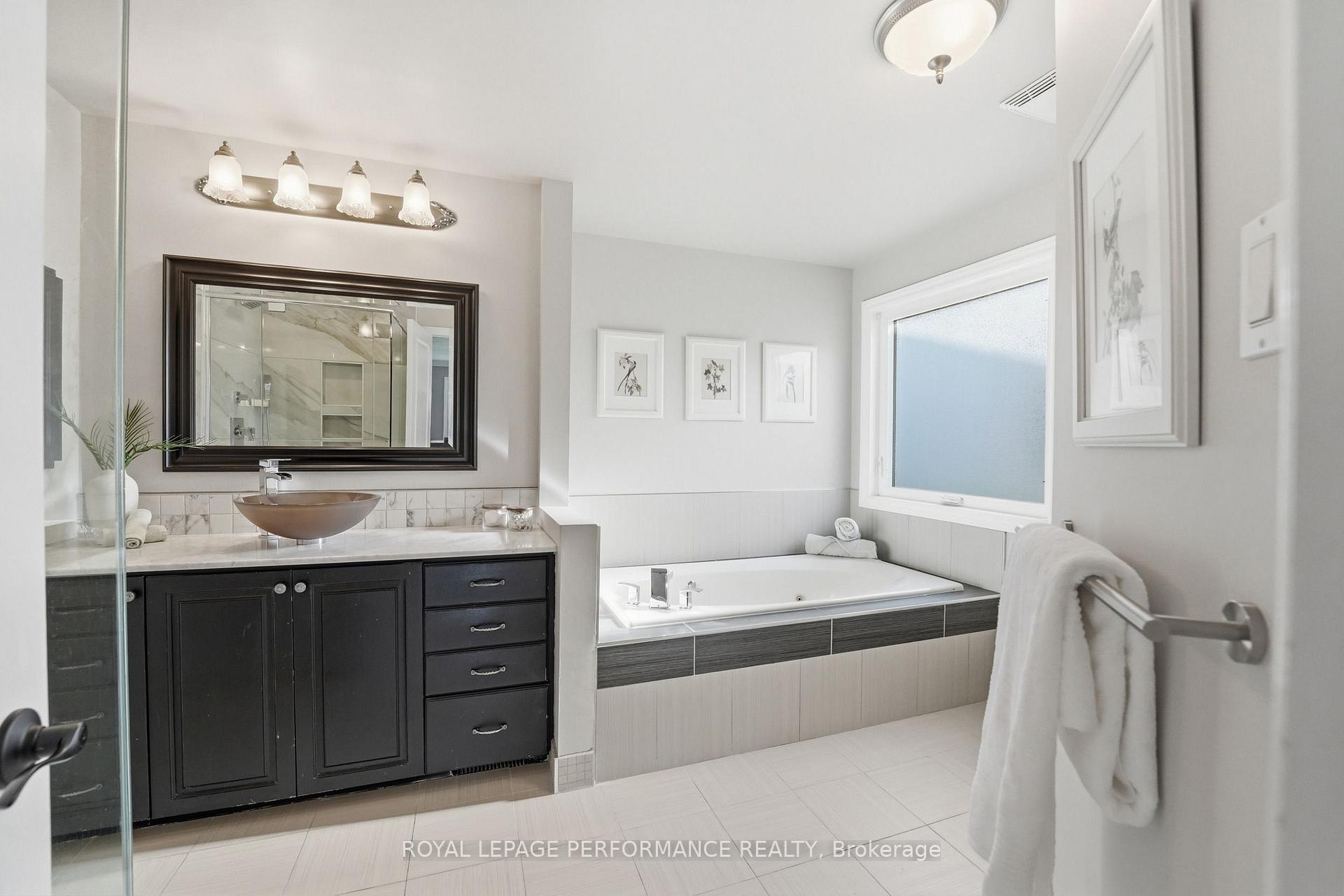Photo 33 of 14 Wellfleet Crescent, Ottawa, Barrhaven - Cedargrove/Fraserdale — HOMEH