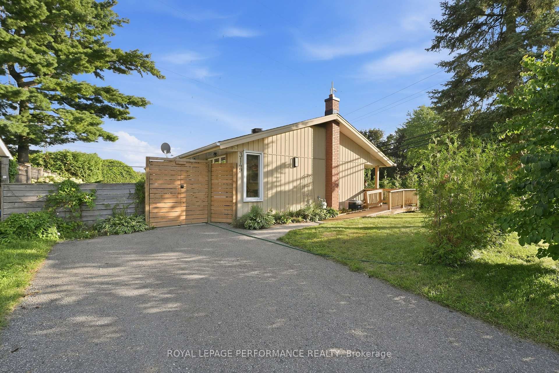 Photo of 3149 Southmore Drive E