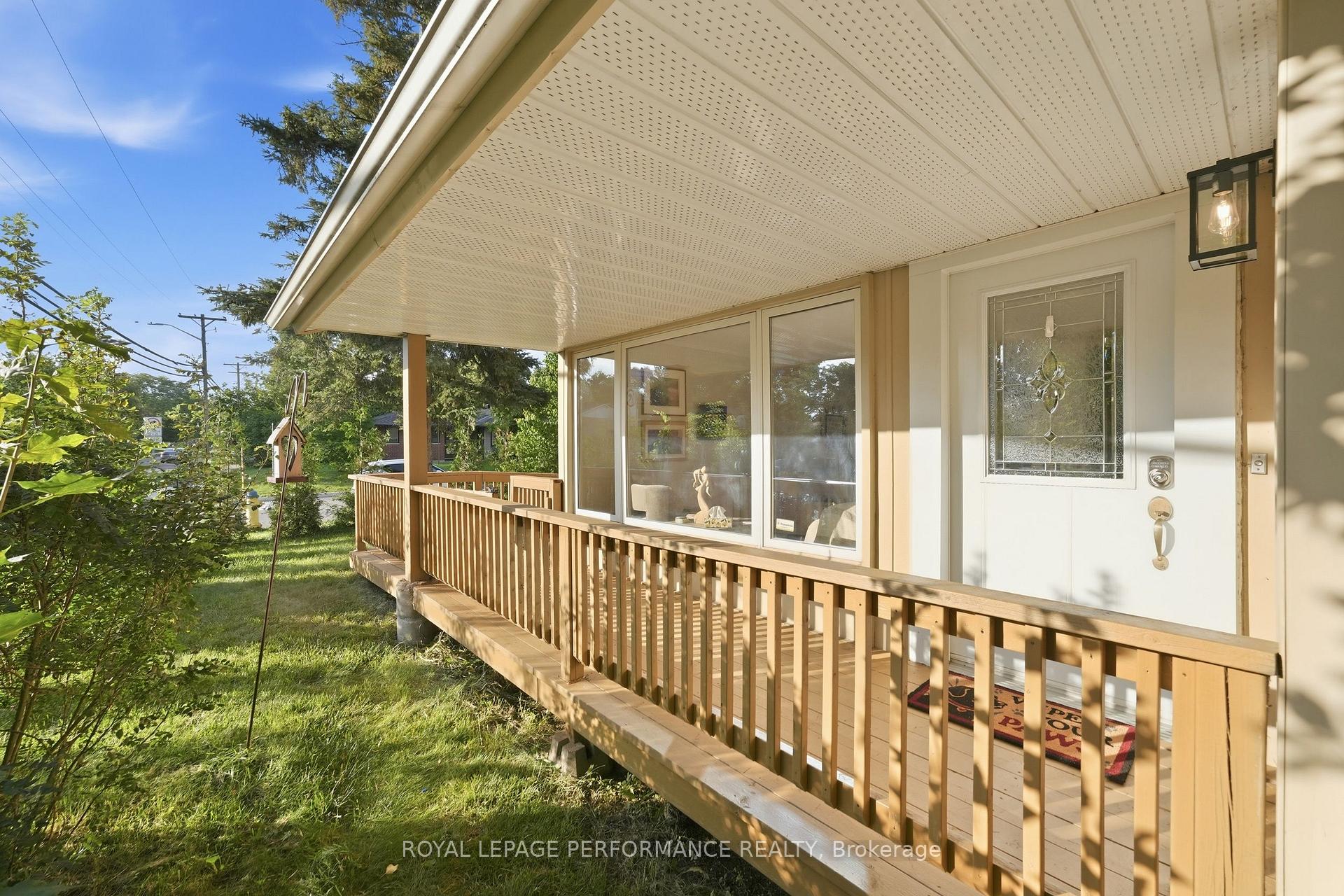 Photo 2 of 3149 Southmore Drive E, Ottawa, Riverside Park South — HOMEH