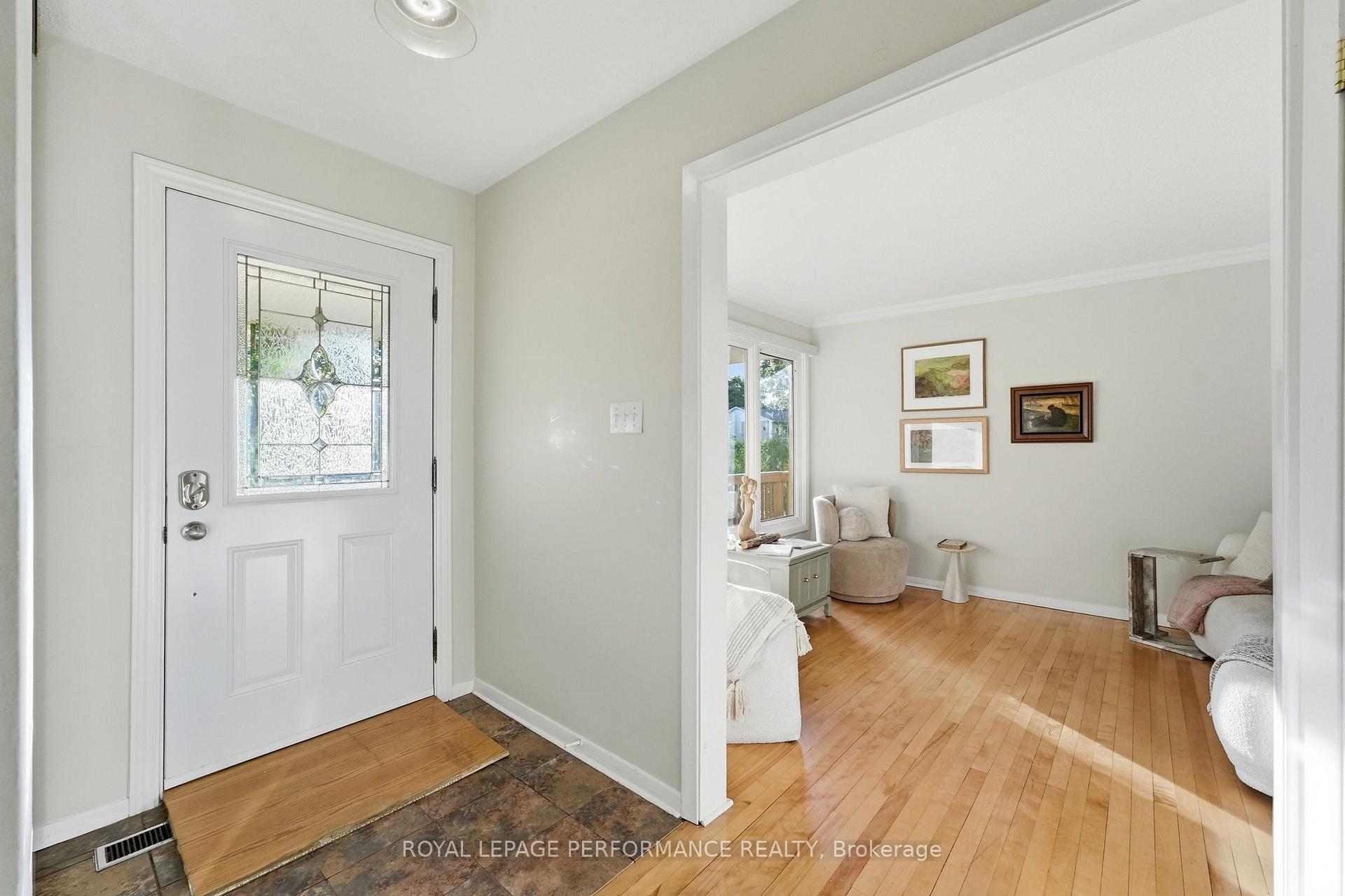 Photo 4 of 3149 Southmore Drive E, Ottawa, Riverside Park South — HOMEH