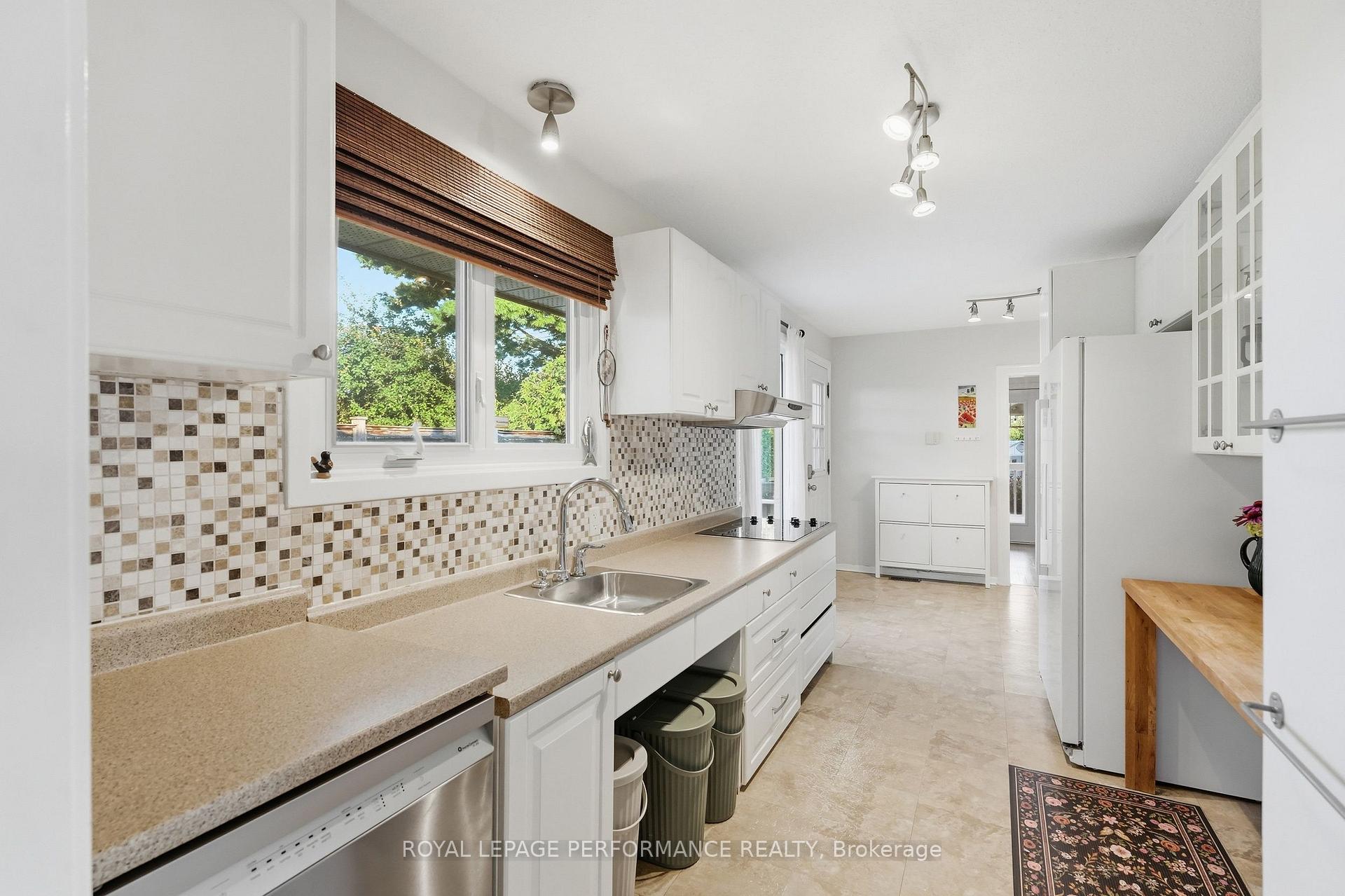 Photo 8 of 3149 Southmore Drive E, Ottawa, Riverside Park South — HOMEH