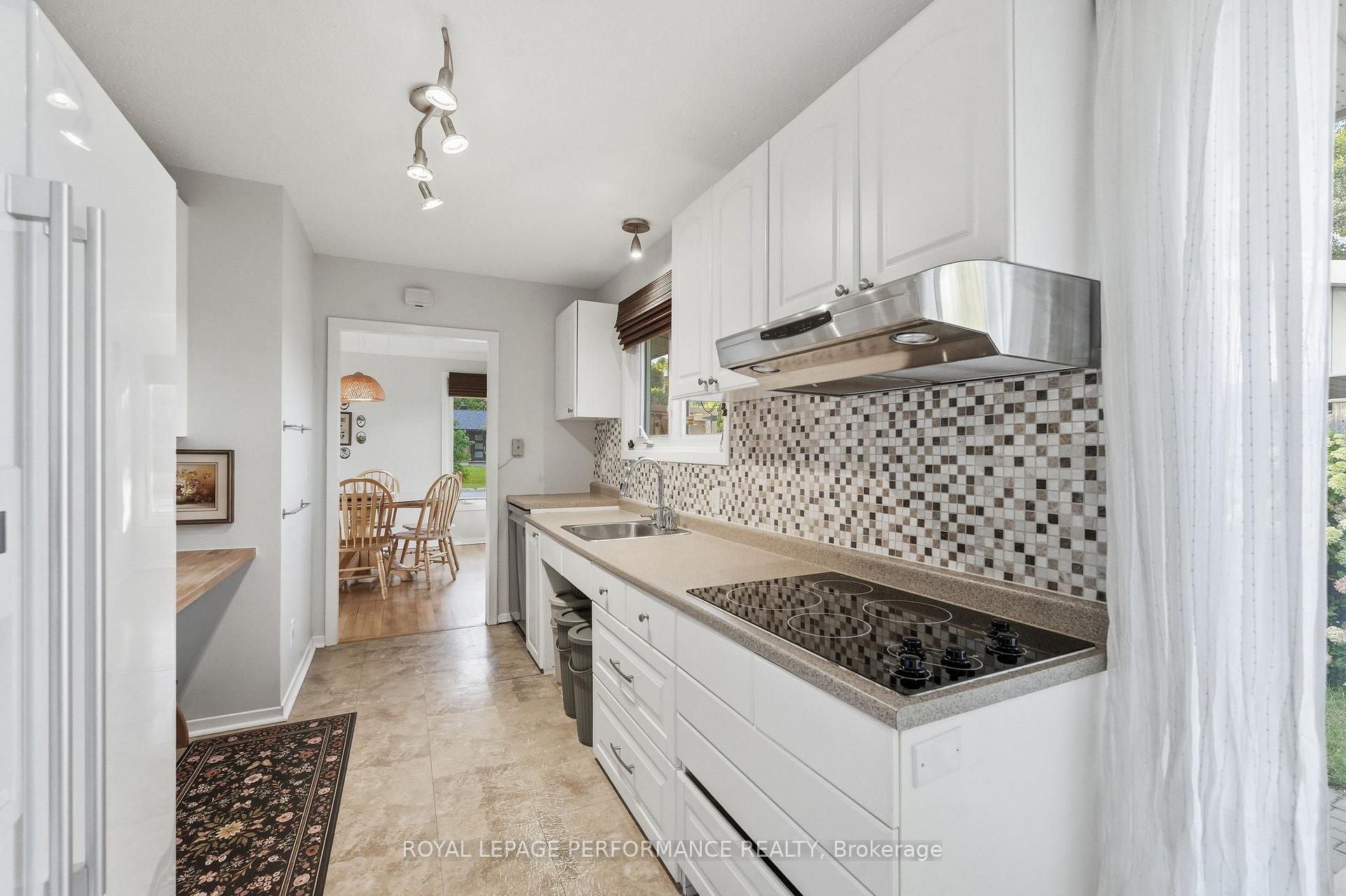 Photo 10 of 3149 Southmore Drive E, Ottawa, Riverside Park South — HOMEH