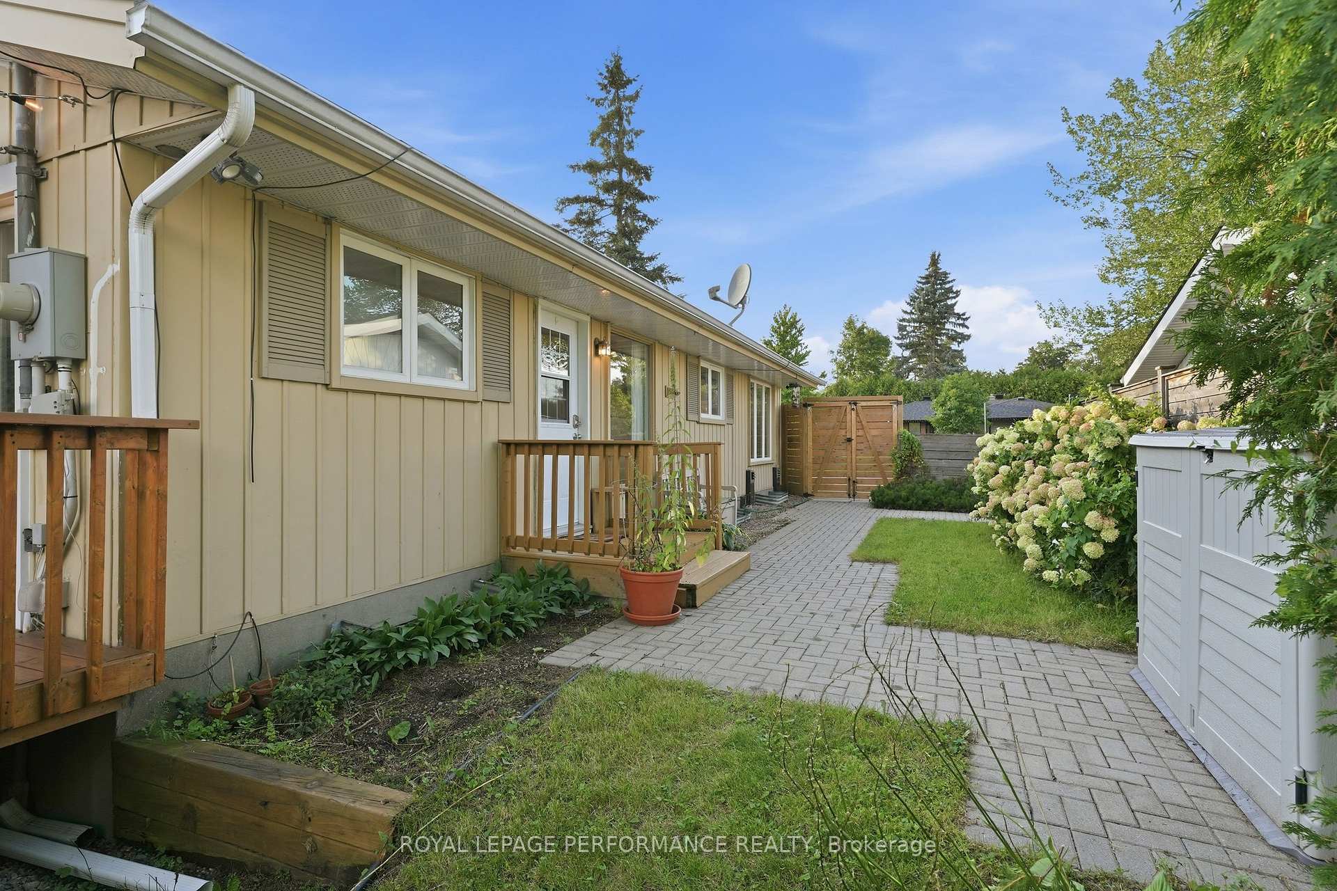 Photo 30 of 3149 Southmore Drive E, Ottawa, Riverside Park South — HOMEH