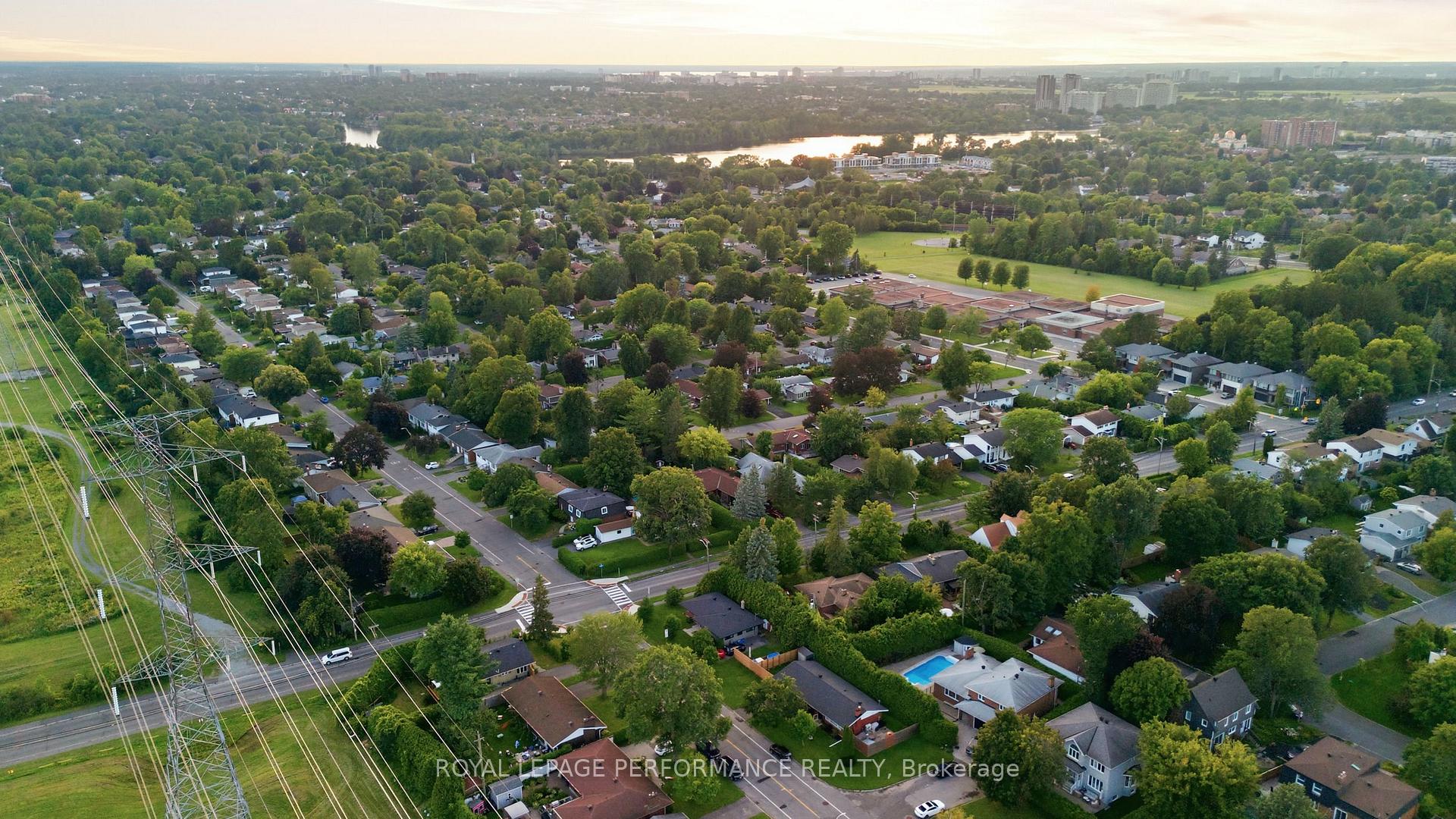 Photo 39 of 3149 Southmore Drive E, Ottawa, Riverside Park South — HOMEH