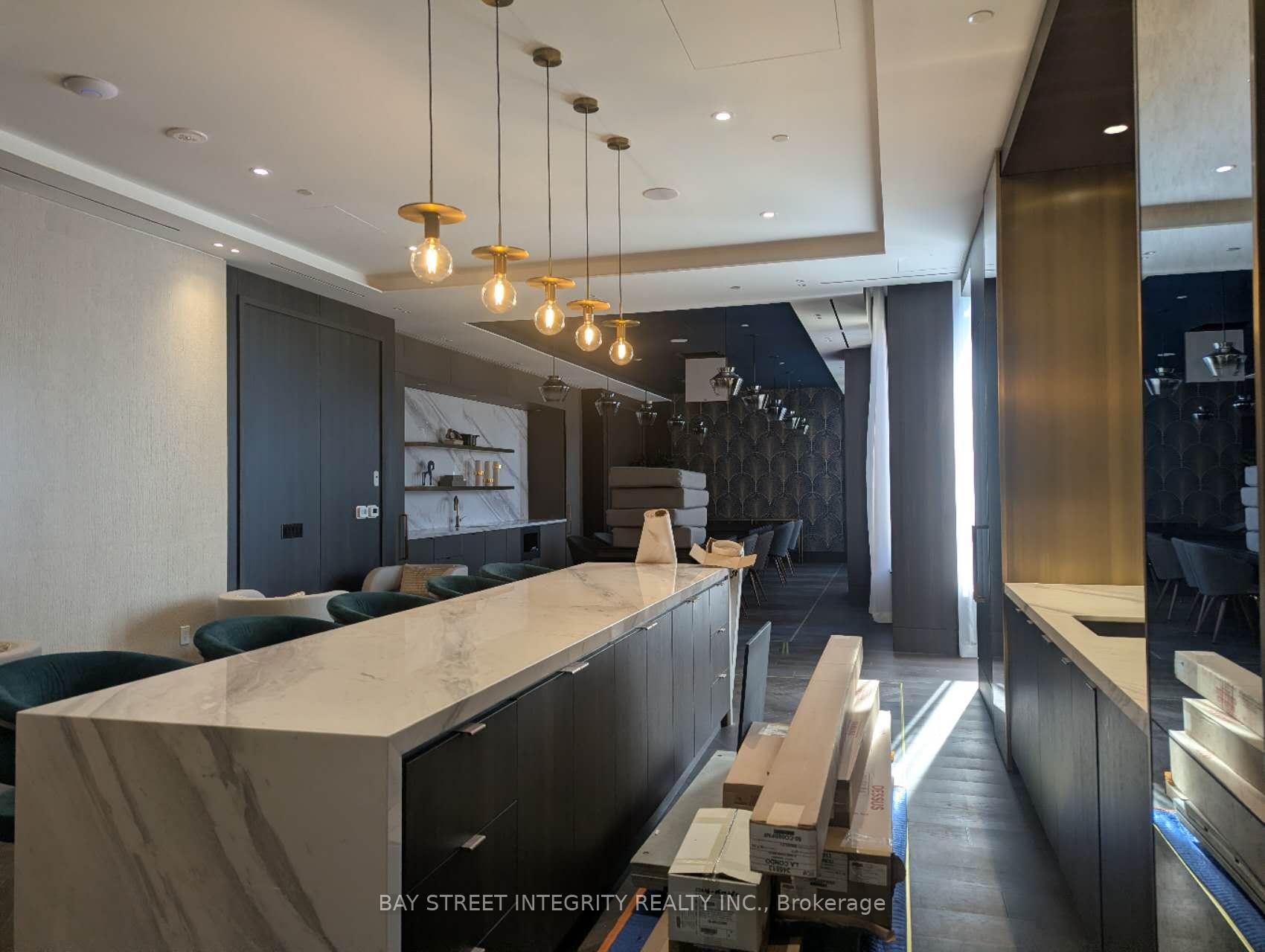 Photo 12 of 5 Meadowdale Road, Vaughan, Concord — HOMEH