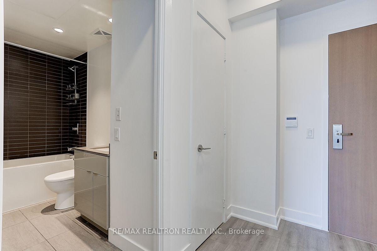 Photo 3 of Unit 3509, 7 Grenville Street, Toronto, Bay Street Corridor — HOMEH