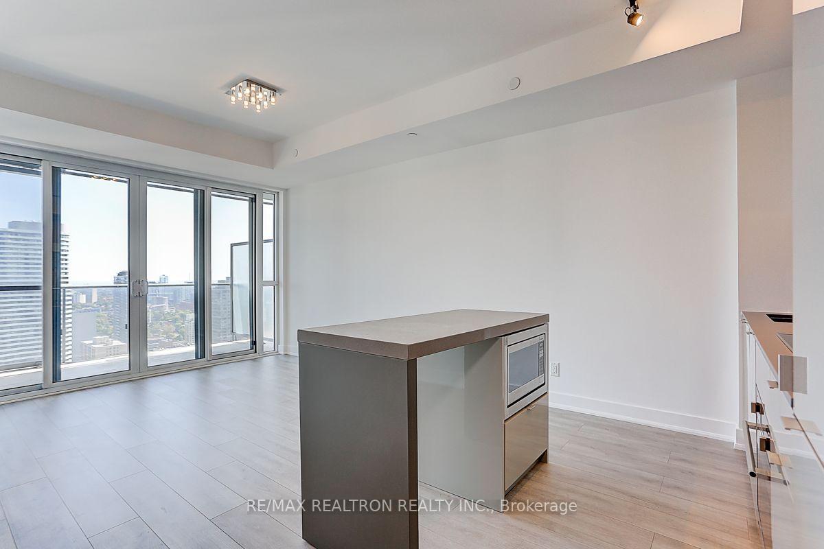 Photo 8 of Unit 3509, 7 Grenville Street, Toronto, Bay Street Corridor — HOMEH