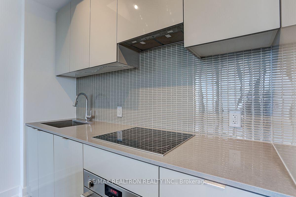 Photo 12 of Unit 3509, 7 Grenville Street, Toronto, Bay Street Corridor — HOMEH