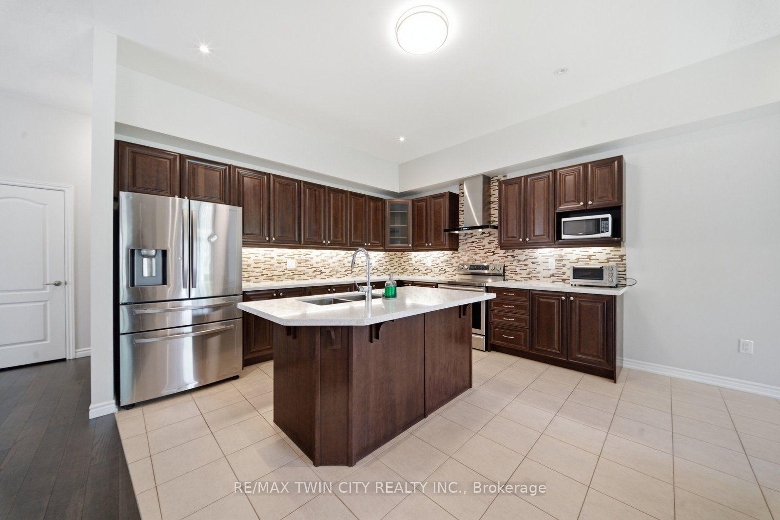 Photo 12 of 151 Bilanski Farm Road, Brantford, Echo Place — HOMEH
