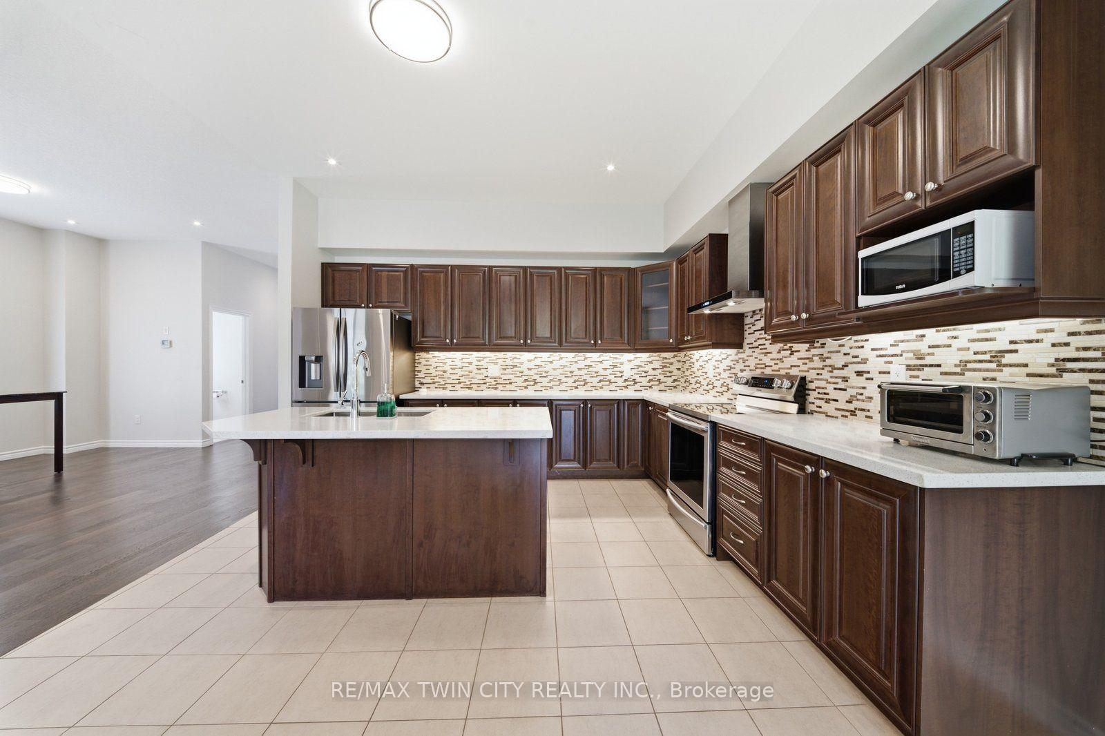 Photo 13 of 151 Bilanski Farm Road, Brantford, Echo Place — HOMEH