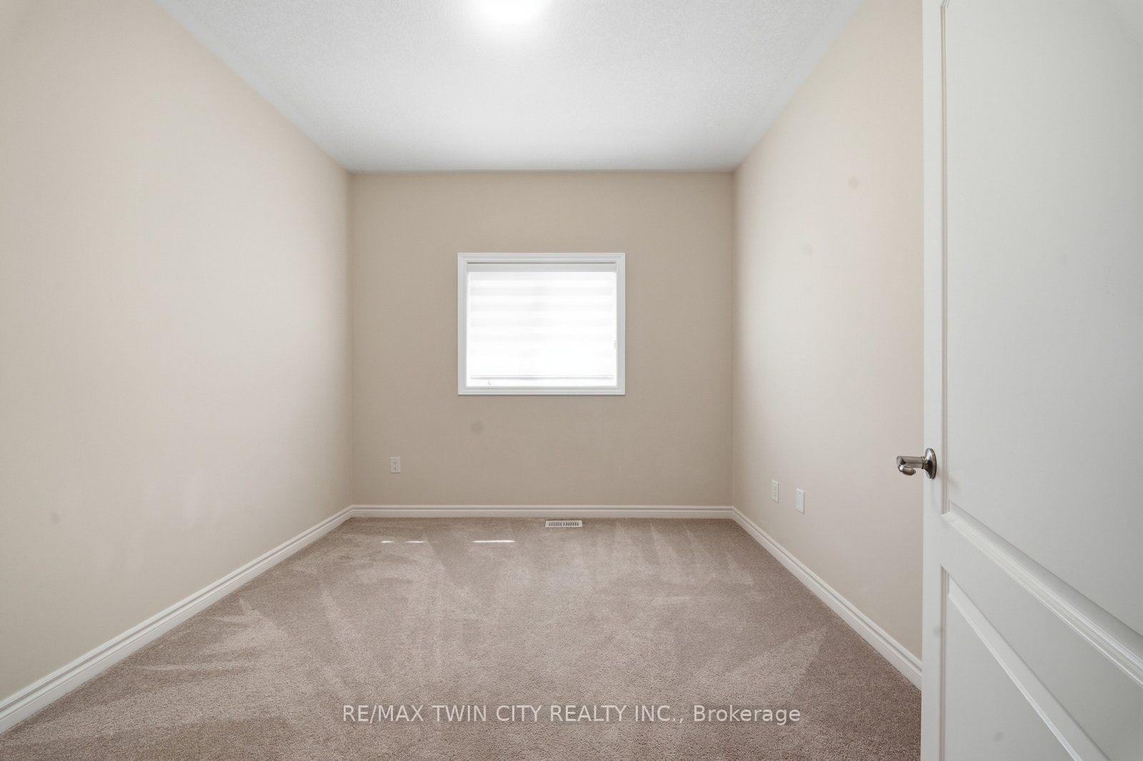 Photo 24 of 151 Bilanski Farm Road, Brantford, Echo Place — HOMEH