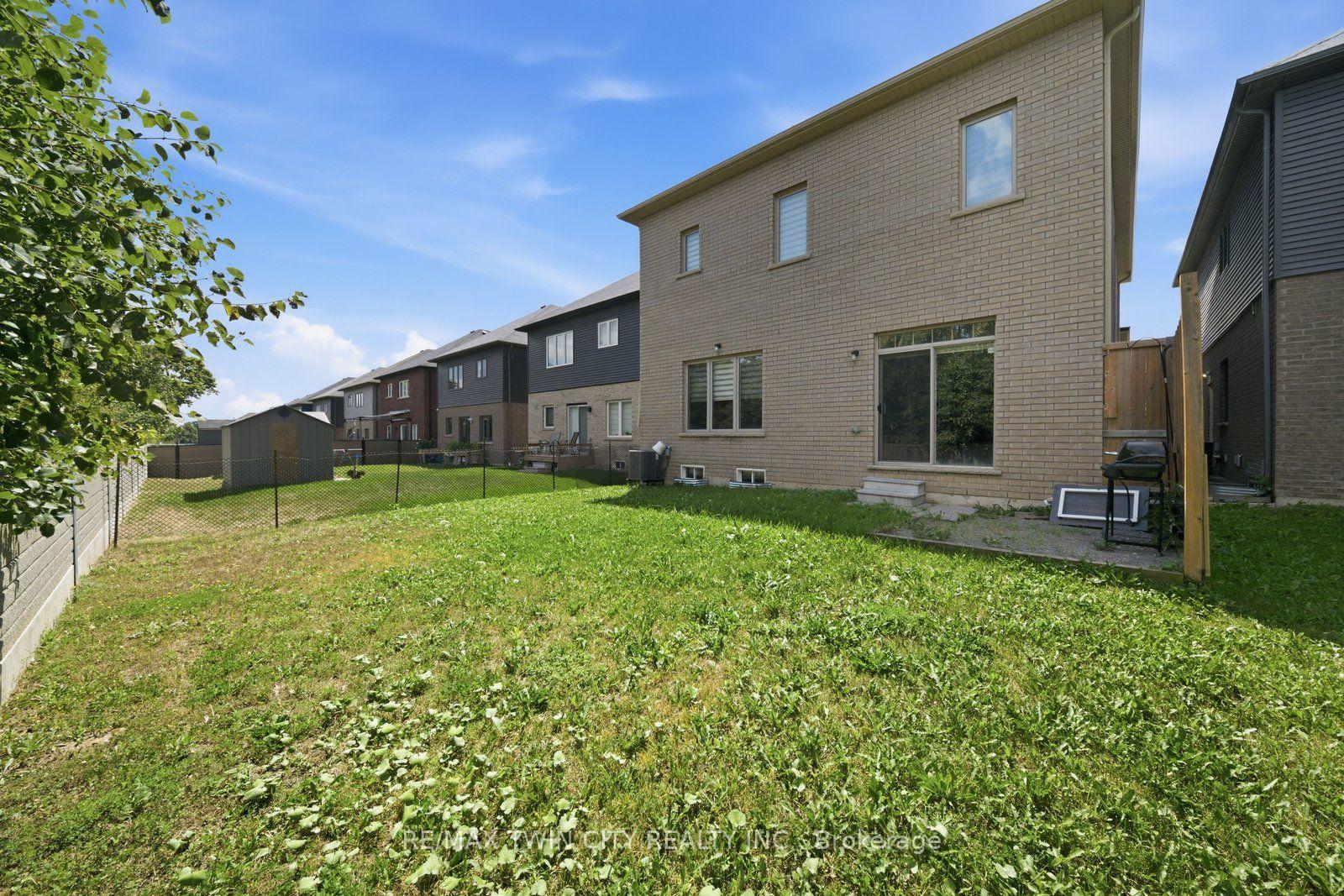 Photo 32 of 151 Bilanski Farm Road, Brantford, Echo Place — HOMEH