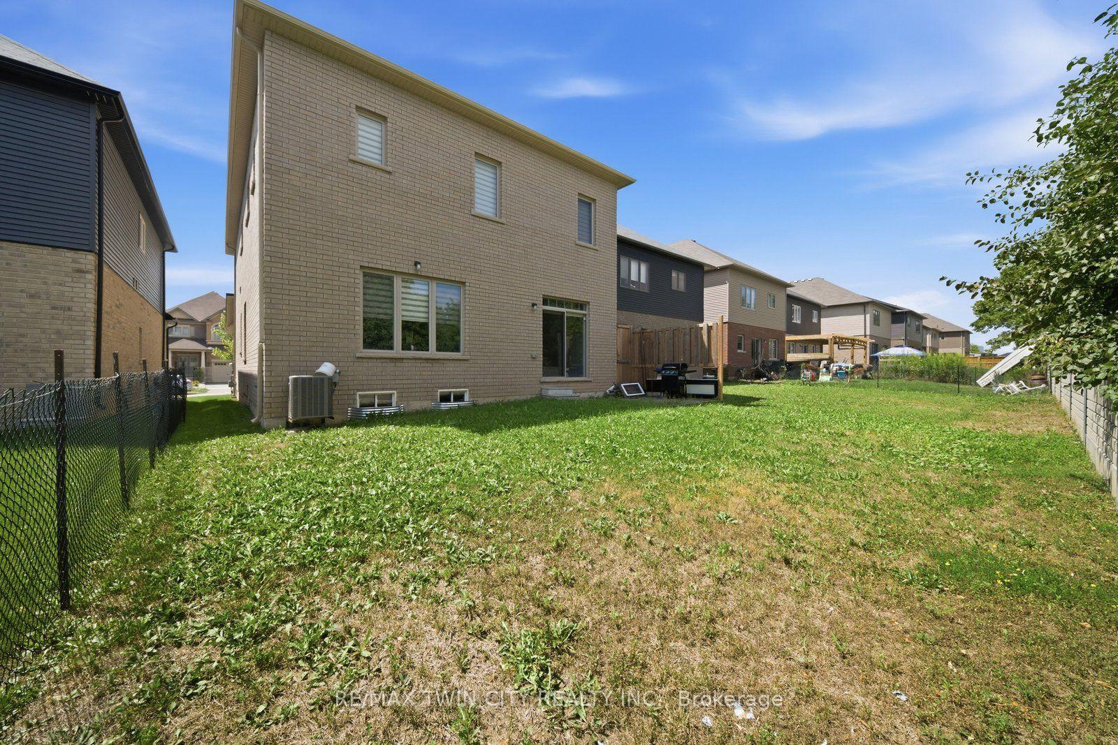 Photo 34 of 151 Bilanski Farm Road, Brantford, Echo Place — HOMEH