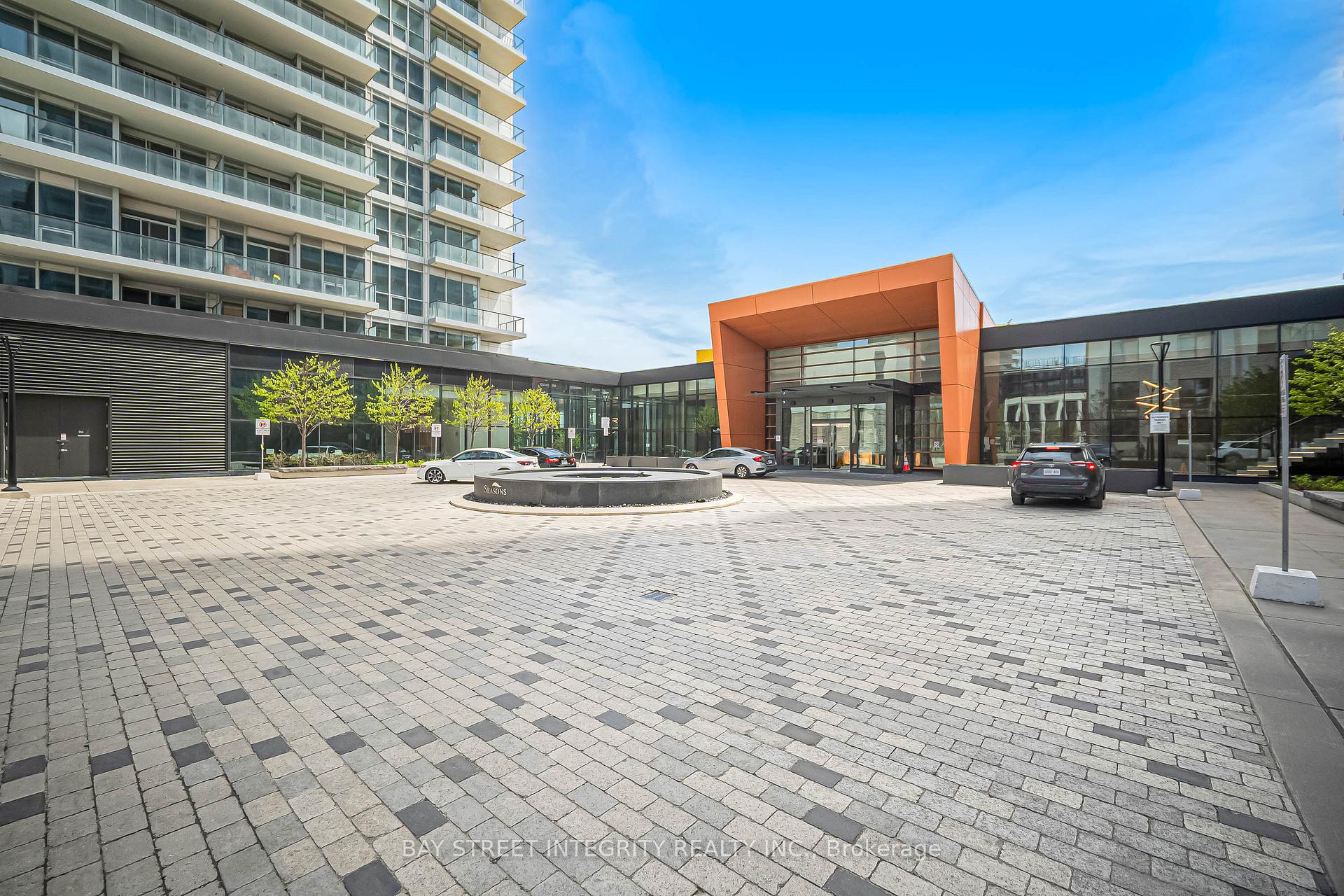 Photo 3 of Unit 1206, 85 McMahon Drive, North York, Bayview Village — HOMEH