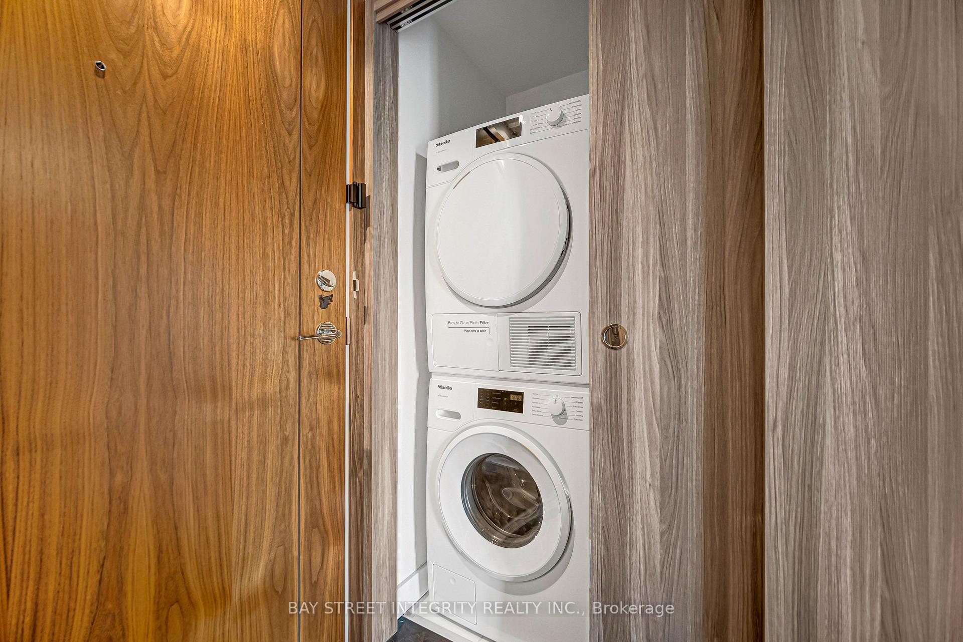 Photo 16 of Unit 1206, 85 McMahon Drive, North York, Bayview Village — HOMEH
