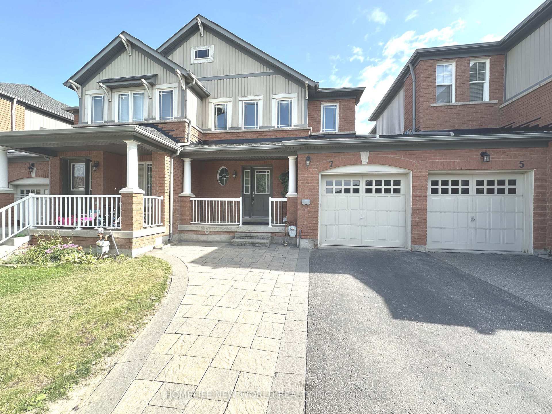 Front of 7 Ulson Drive S