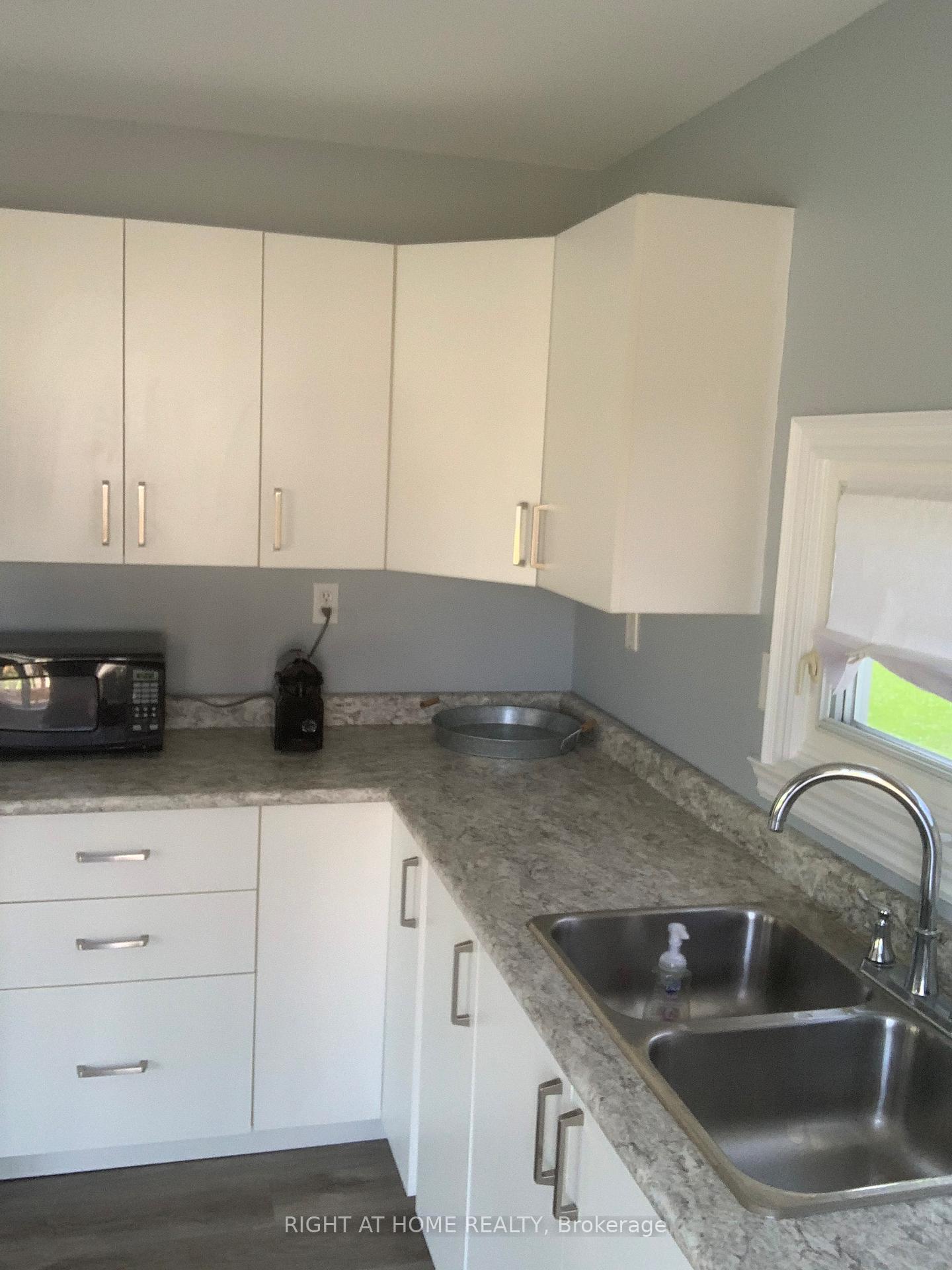 Photo 7 of 118 Sunset Beach Road, Georgina, Pefferlaw — HOMEH
